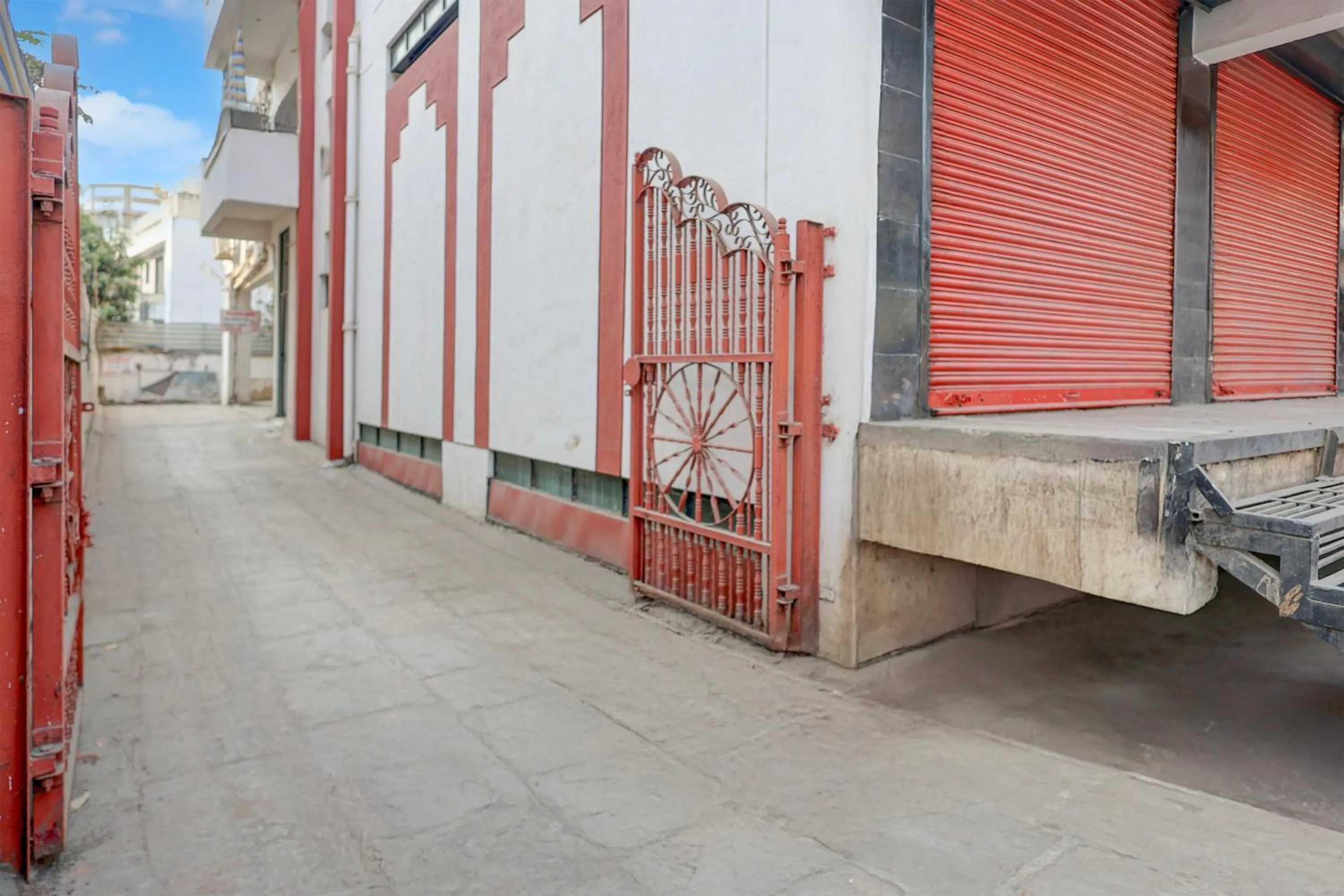 Property building in Collection O Nashik Bus Station Formerly Hotel Saubhagya Inn