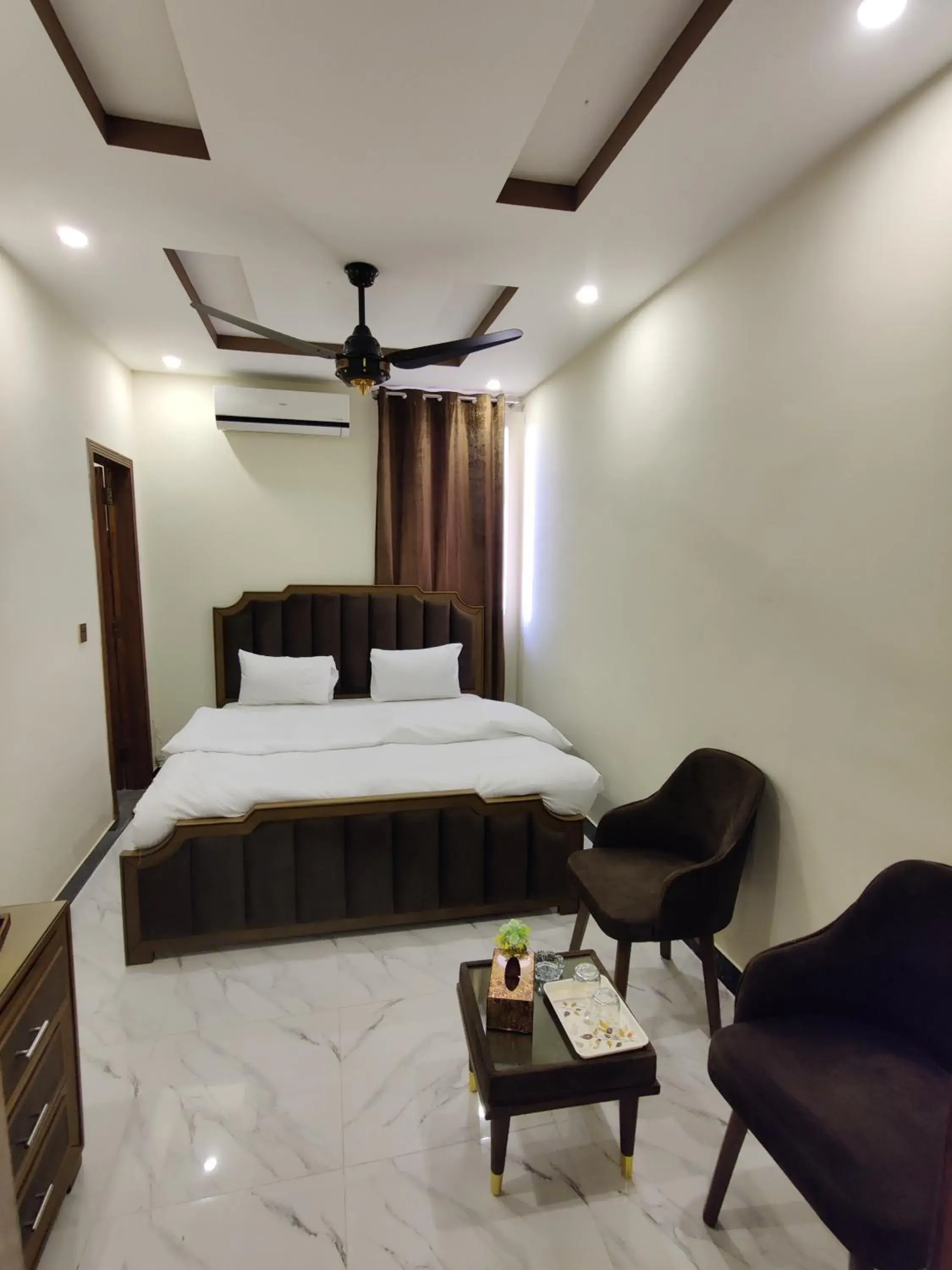 Deluxe Double Room - single occupancy in AL Fateh Hotel Deluxe Double Room - single occupancy in AL Fateh Hotel