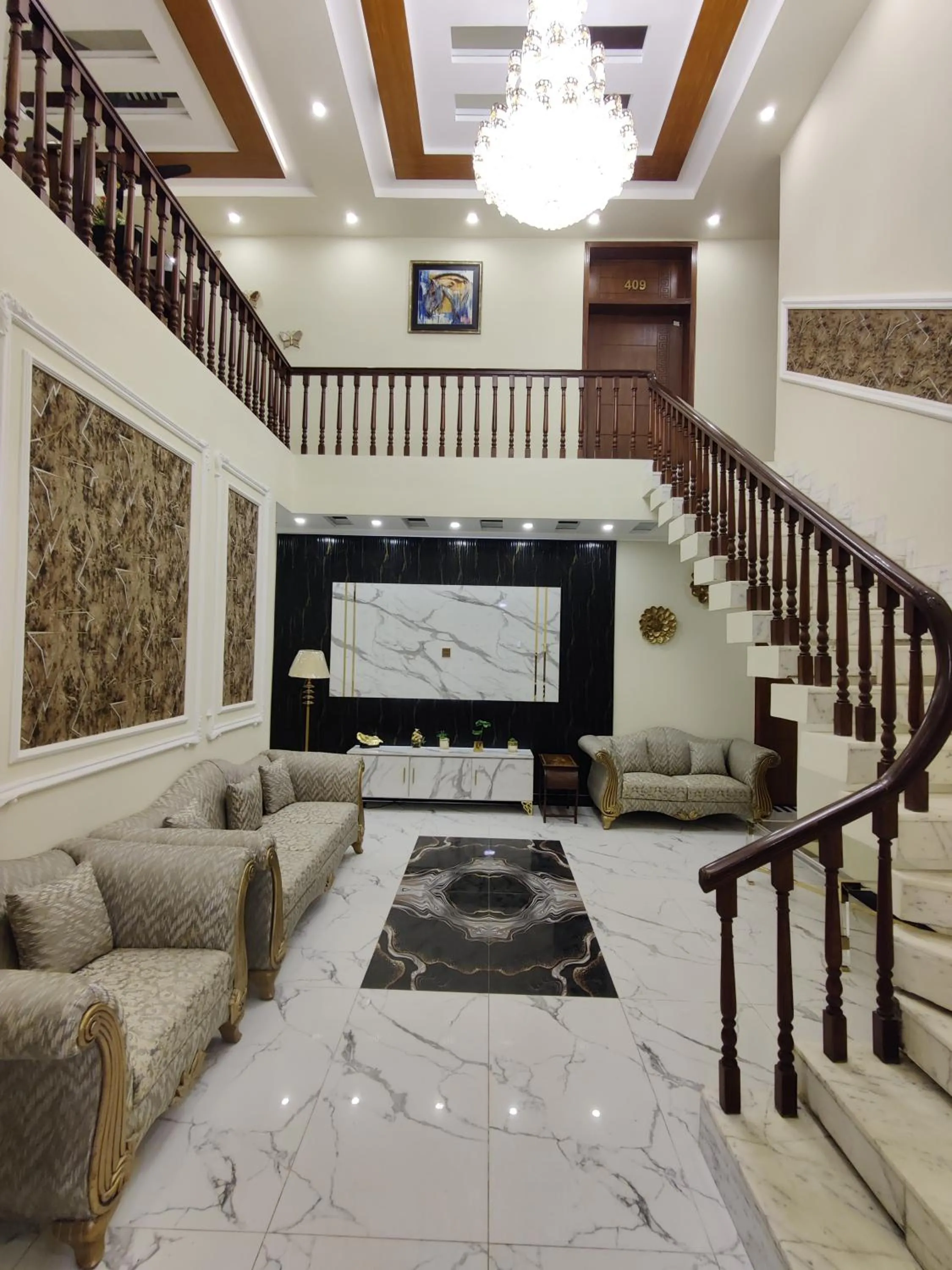 Communal lounge/ TV room in AL Fateh Hotel