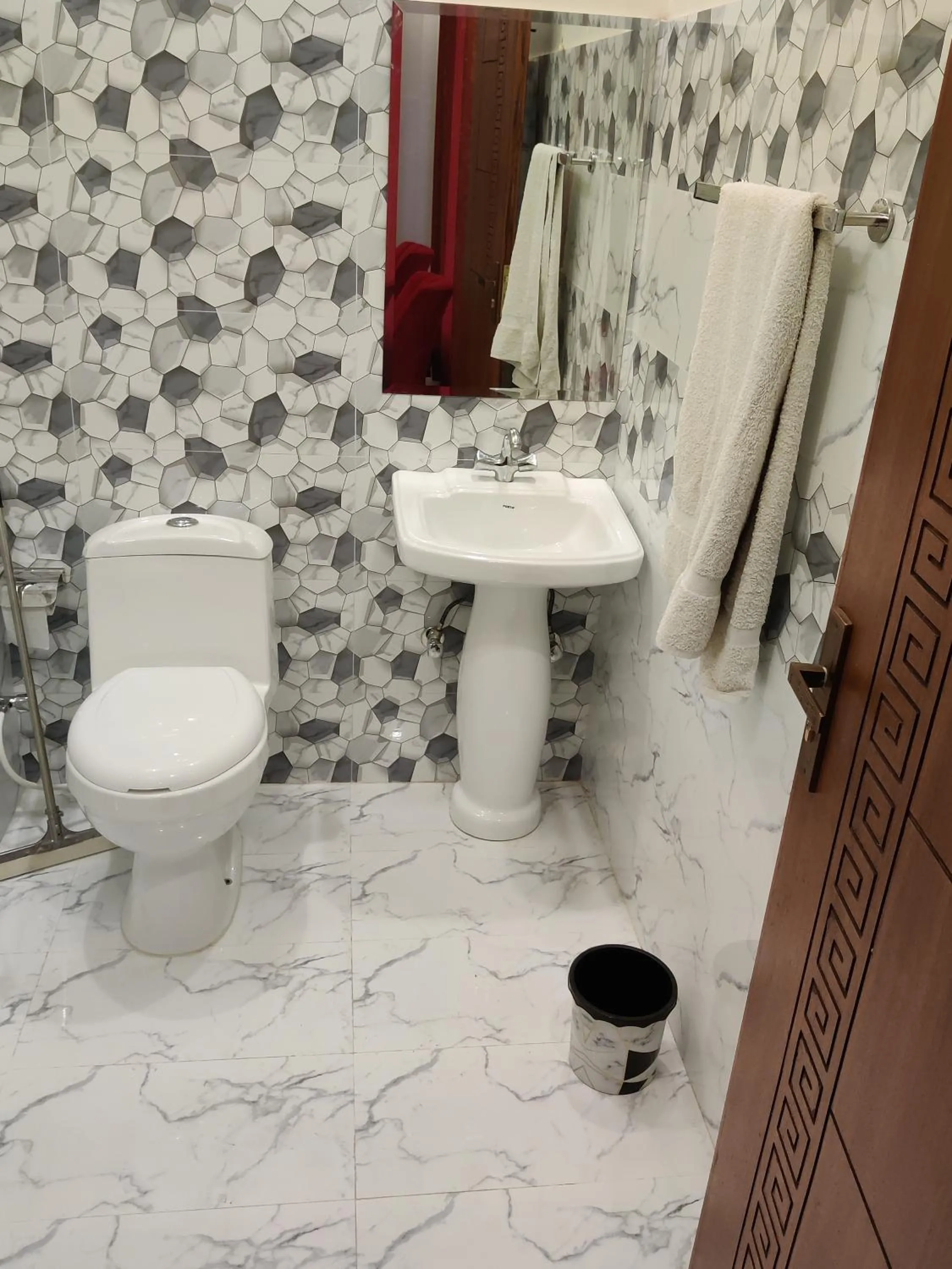 Shower in AL Fateh Hotel