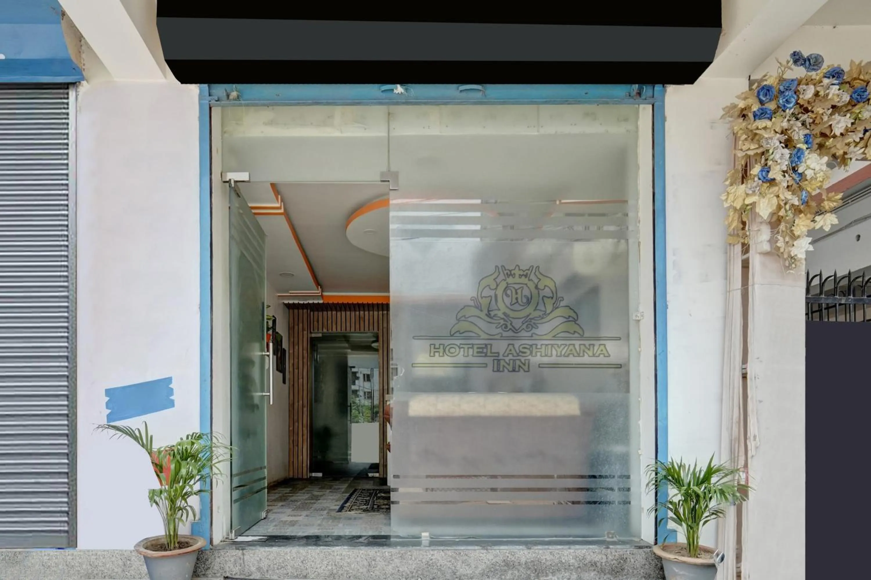 Facade/entrance in Super Hotel O Ashiyana Inn