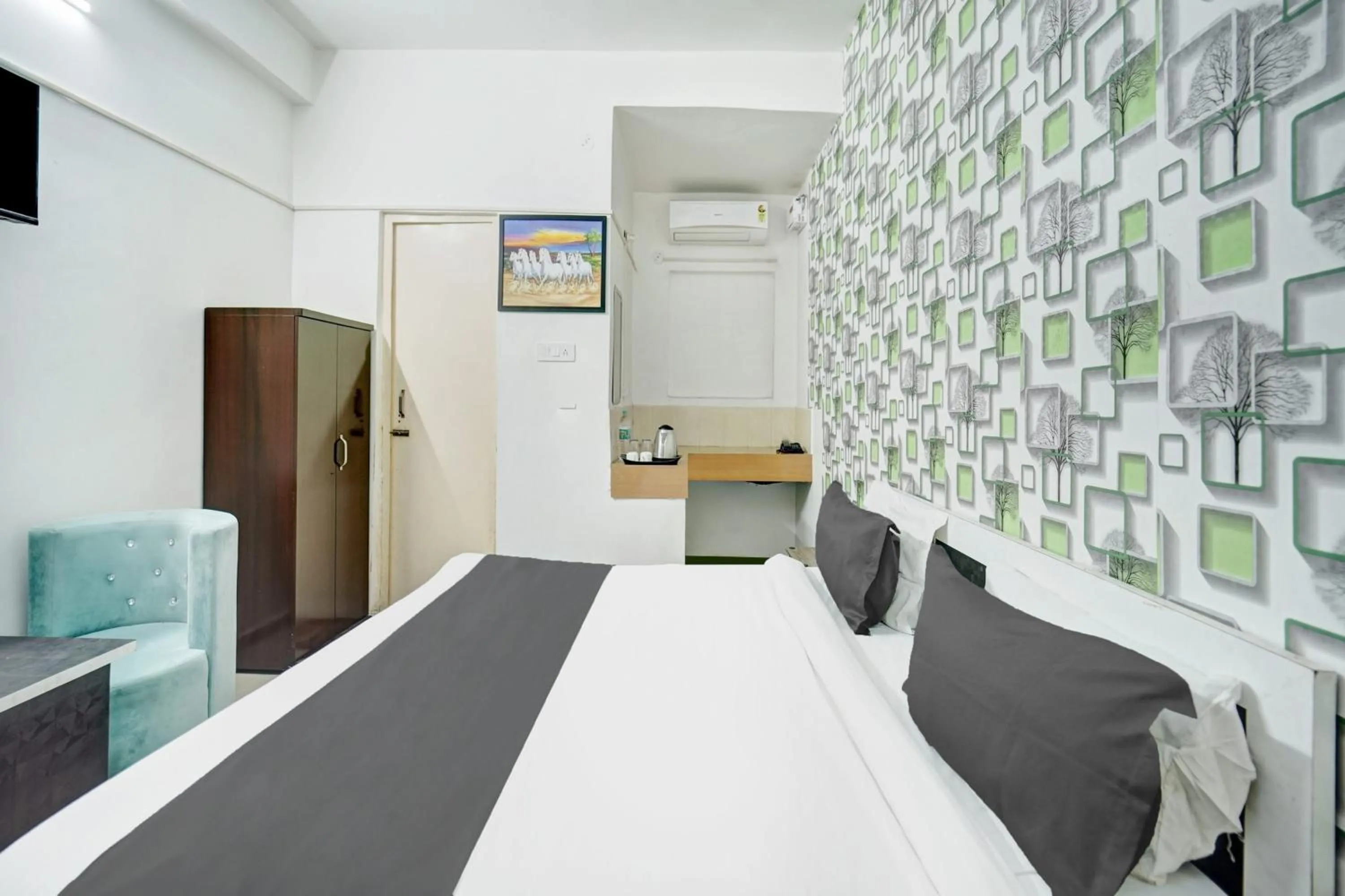 Bedroom, Bed in Super Hotel O Ashiyana Inn