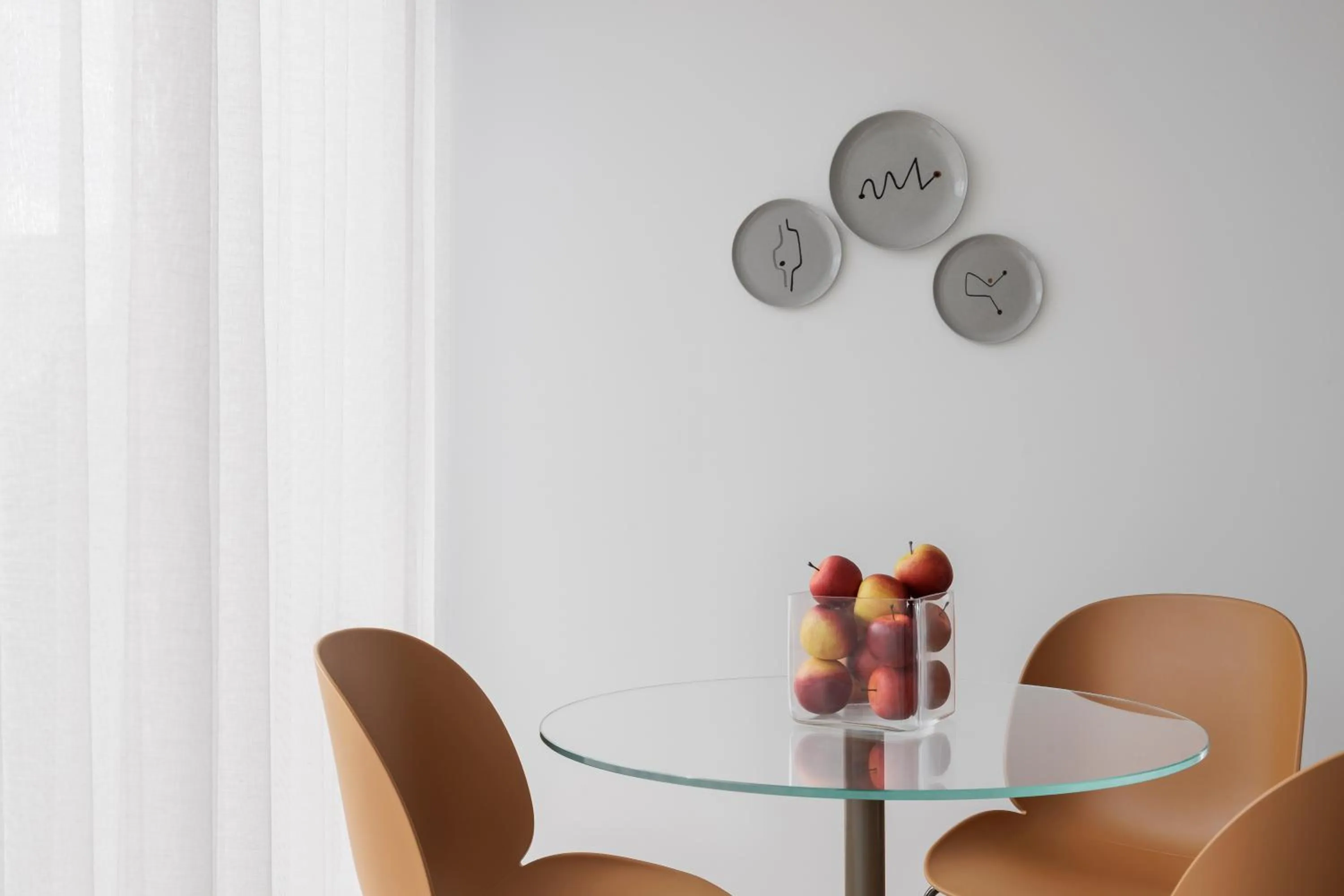 Dining area in Forth House by Supercity Aparthotels