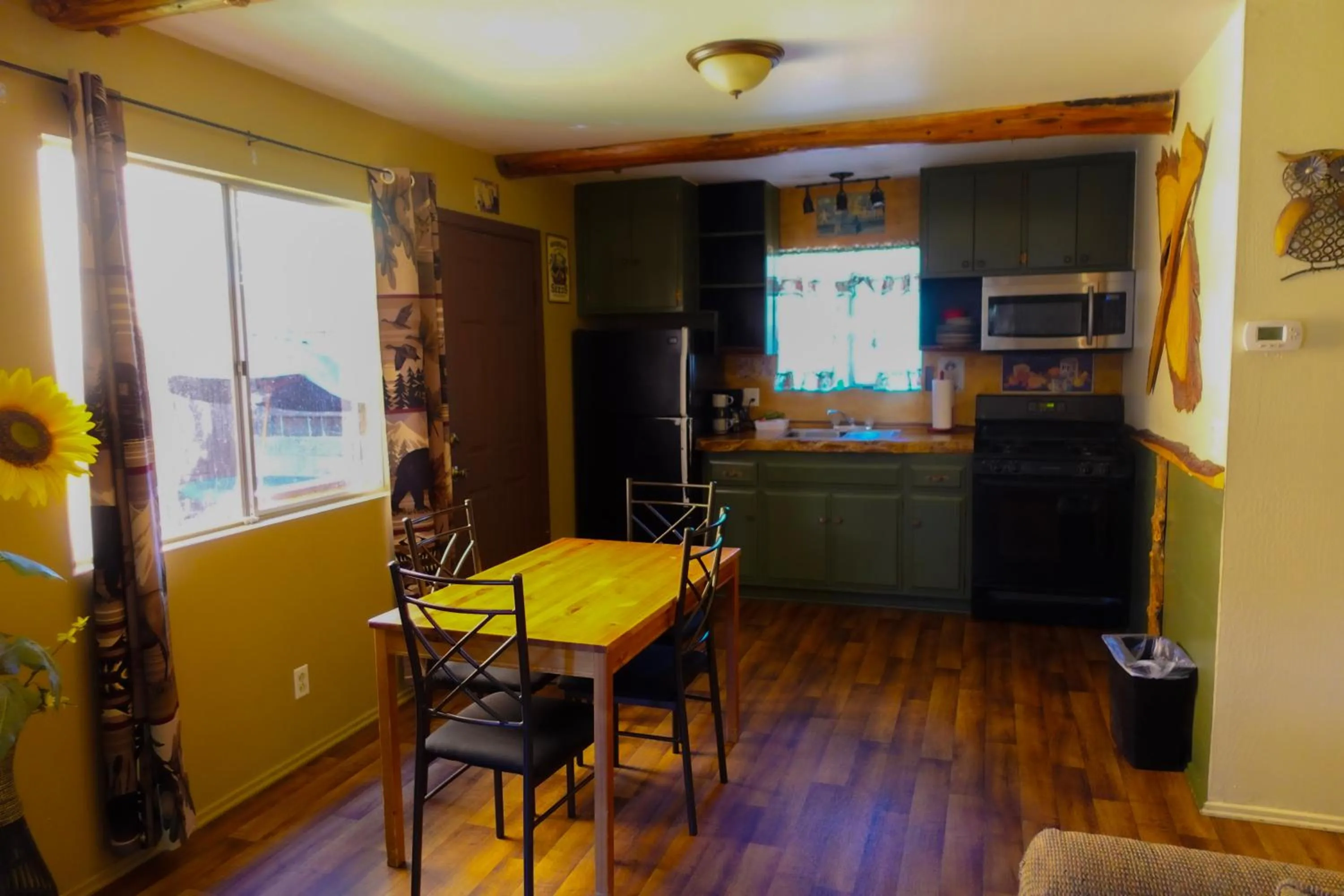 Sleepy Hollow Cabins and Hotel