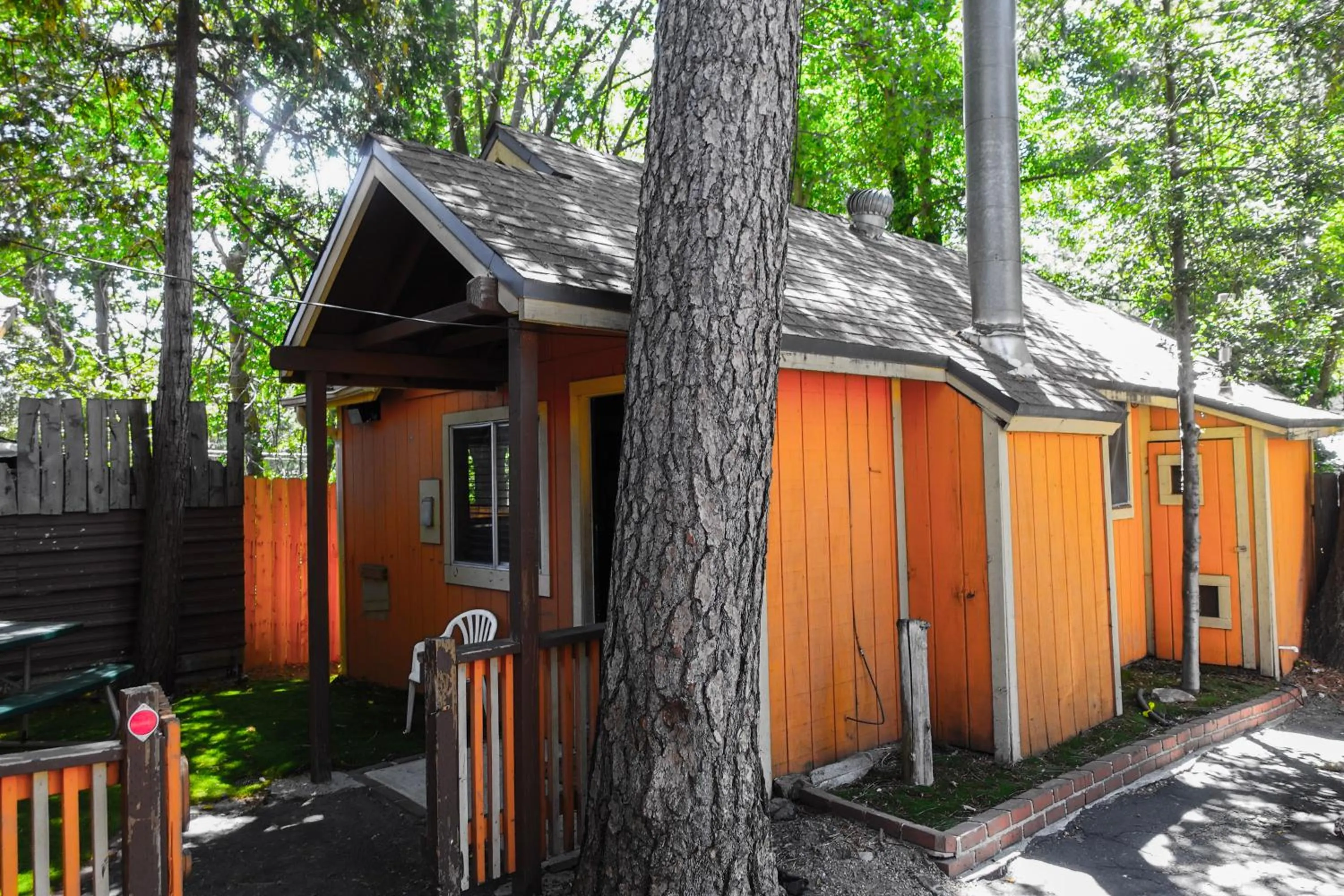 Sleepy Hollow Cabins and Hotel