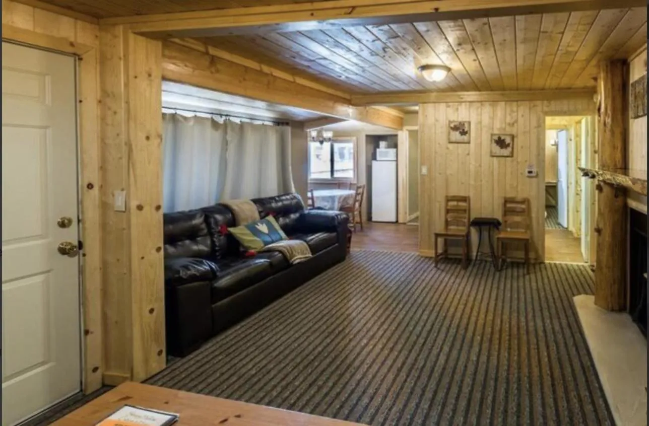 Sleepy Hollow Cabins and Hotel