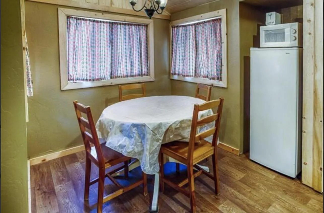 Sleepy Hollow Cabins and Hotel