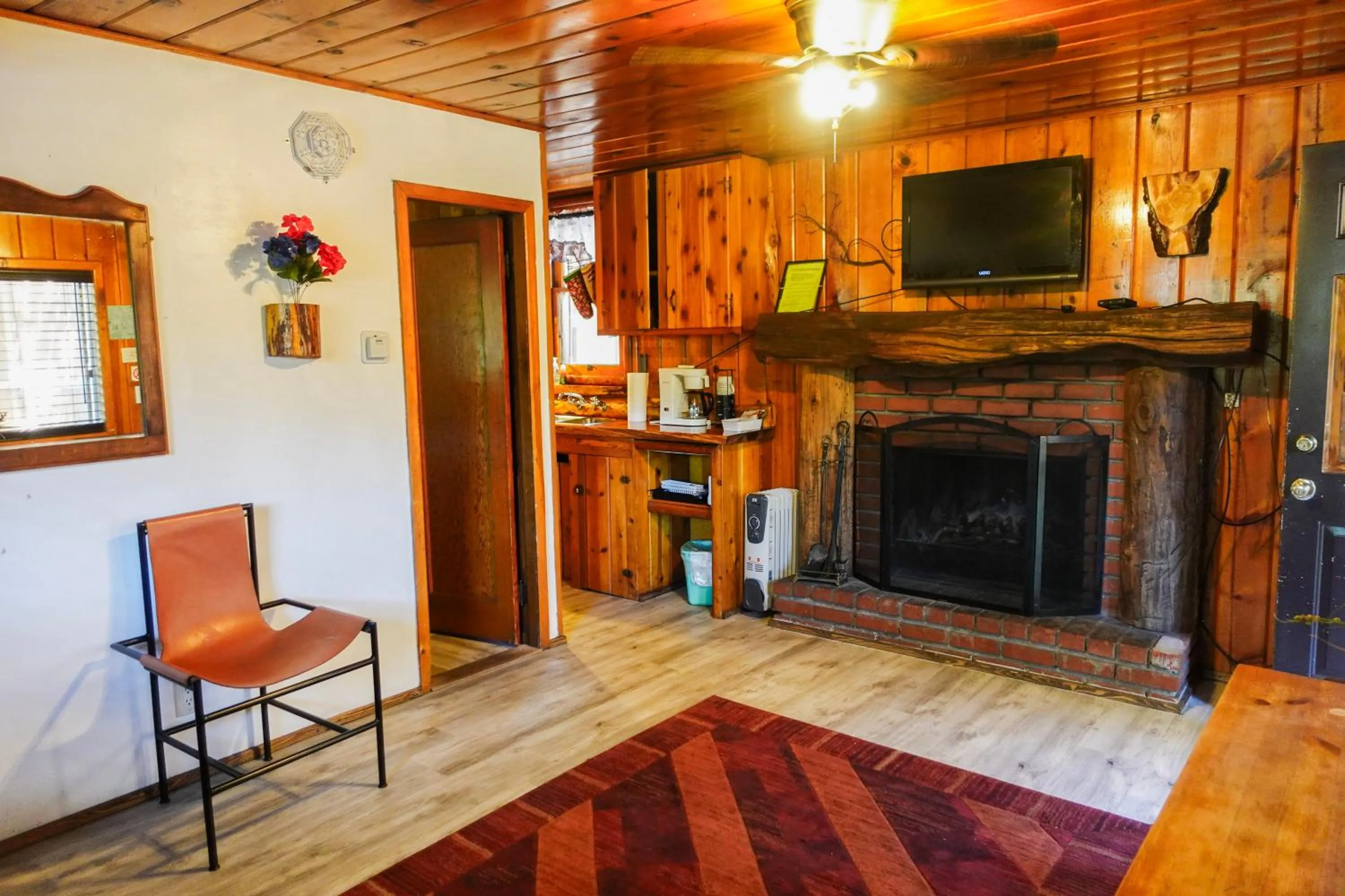 Sleepy Hollow Cabins and Hotel