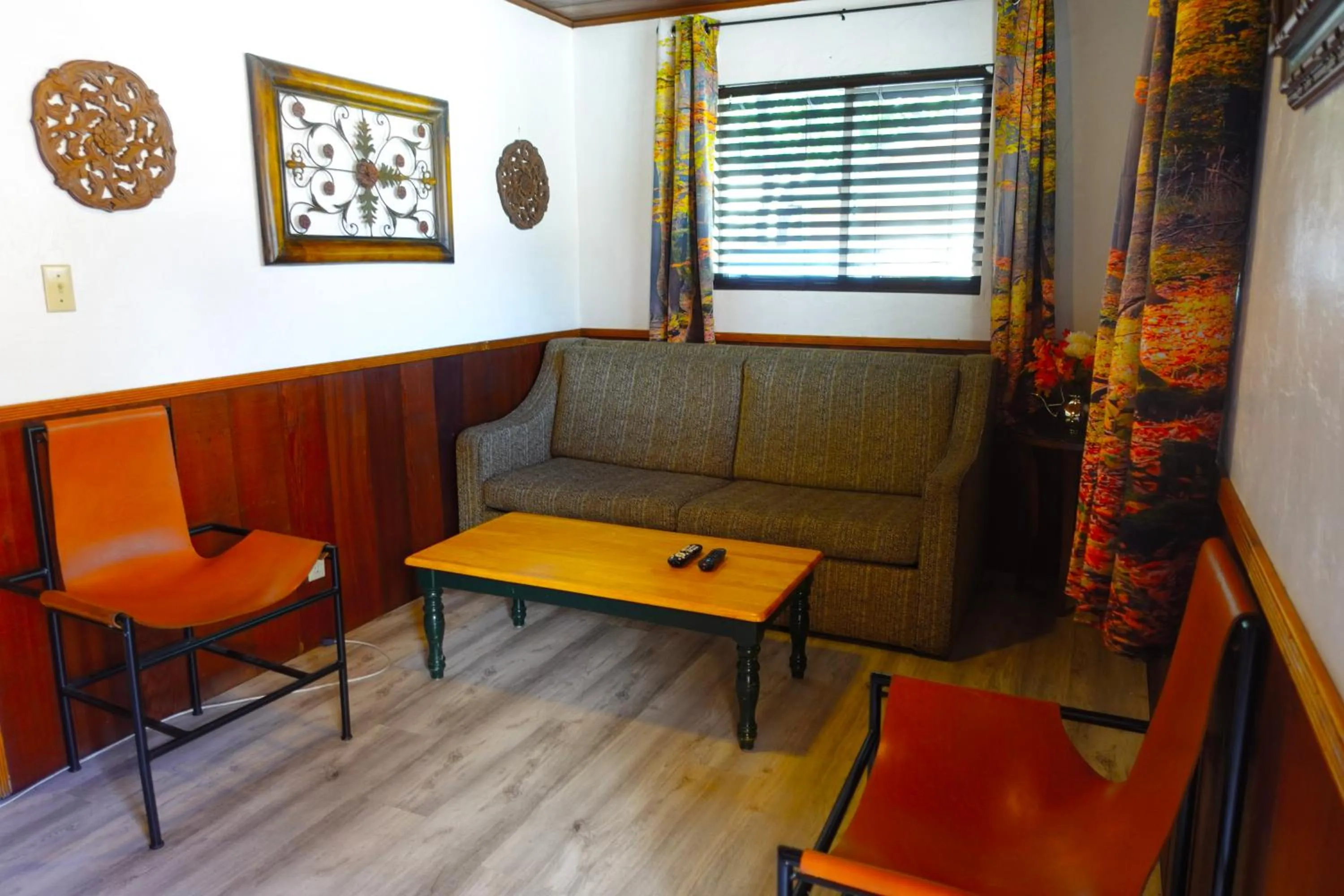 Sleepy Hollow Cabins and Hotel