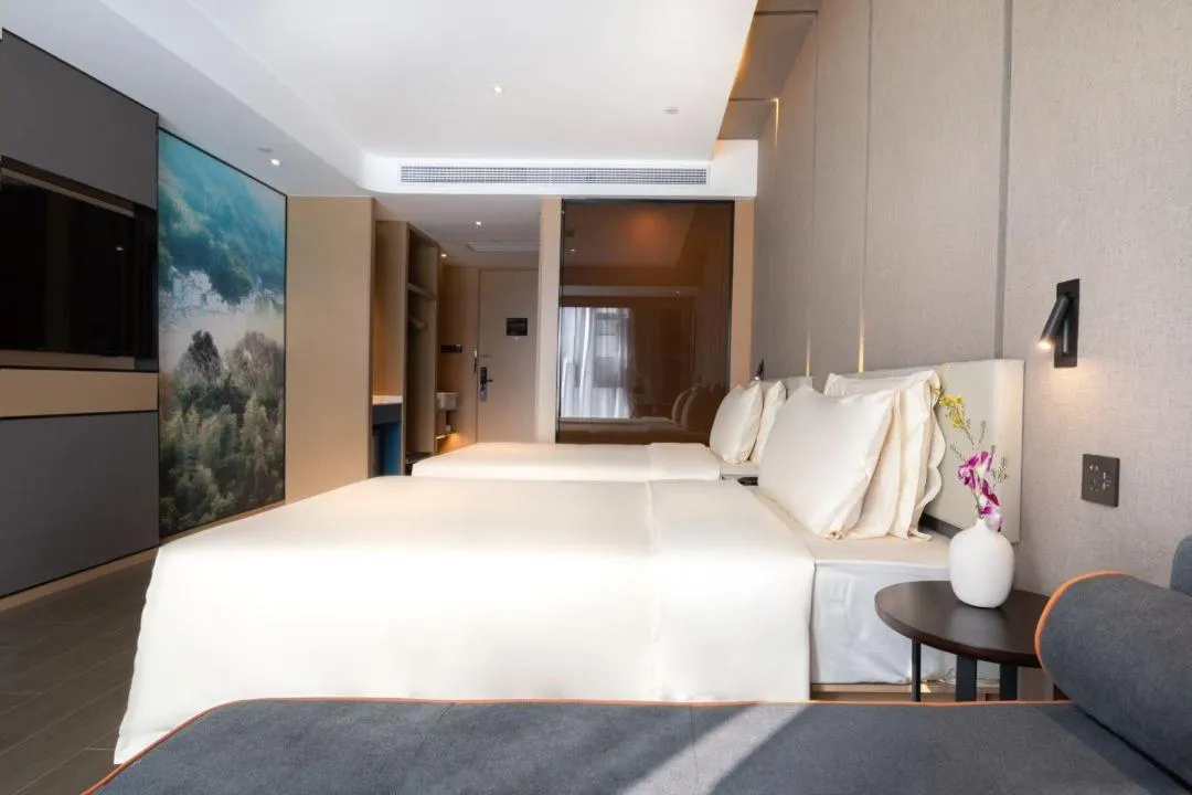Bed in Atour Hotel Wuhan Zhuankou Dongfeng Avenue Sports Center