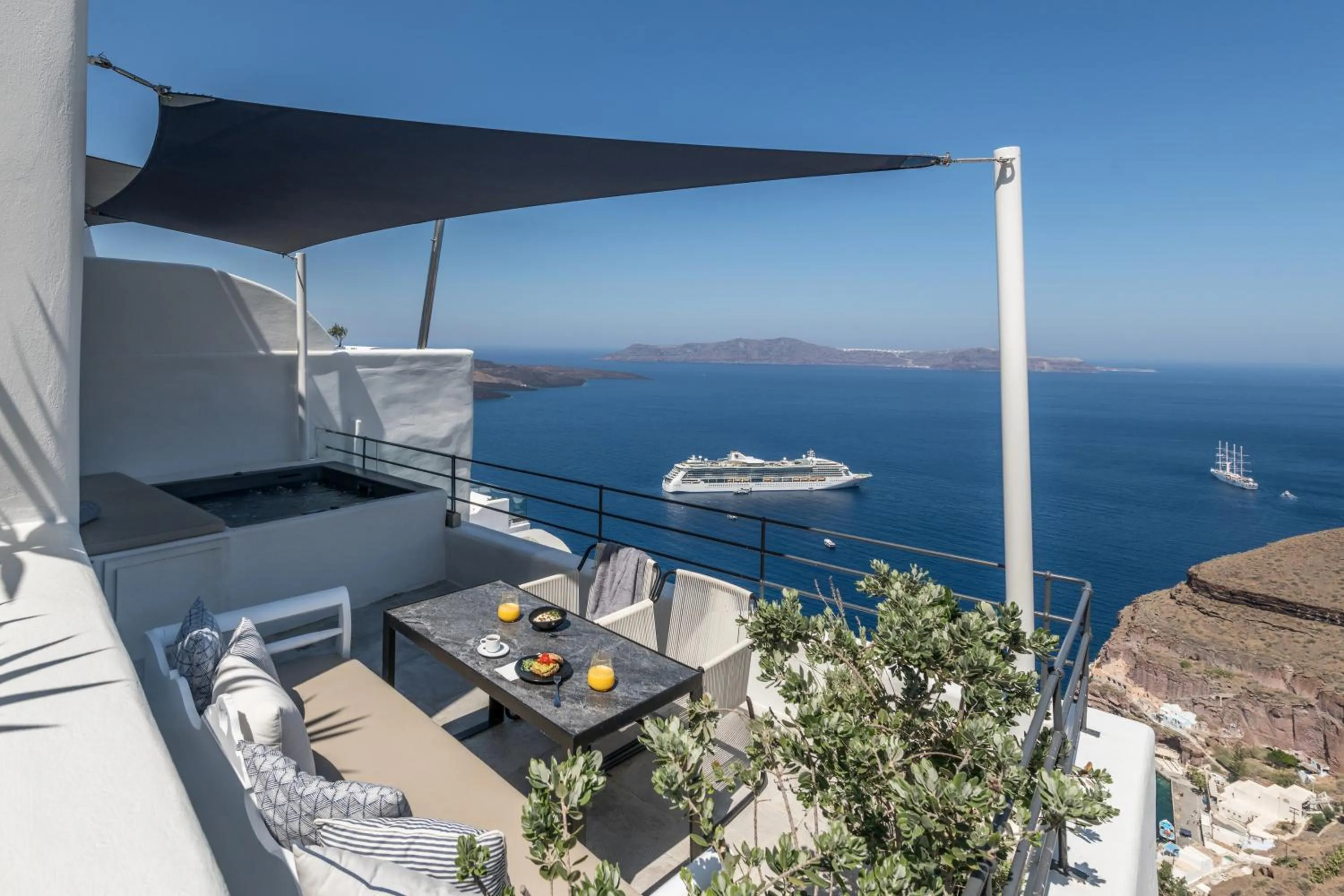 Hot Tub in Porto Fira Suites