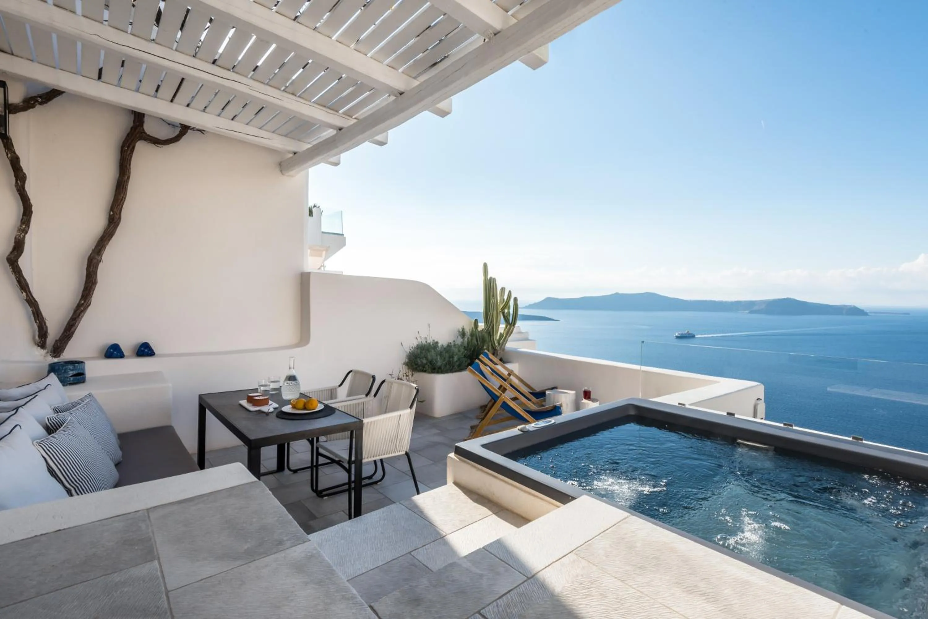 Hot Tub in Porto Fira Suites