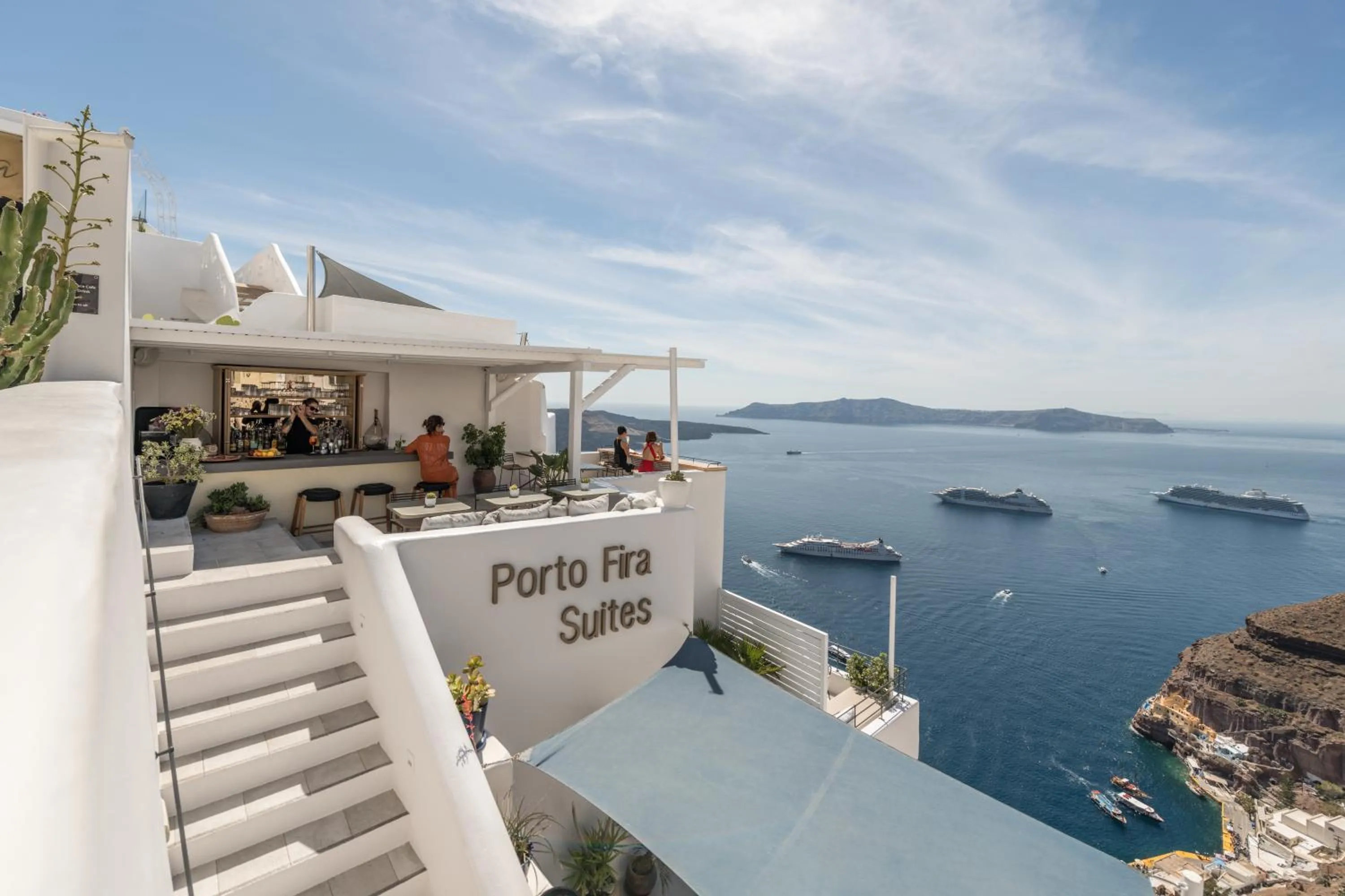 Lounge or bar in Porto Fira Suites