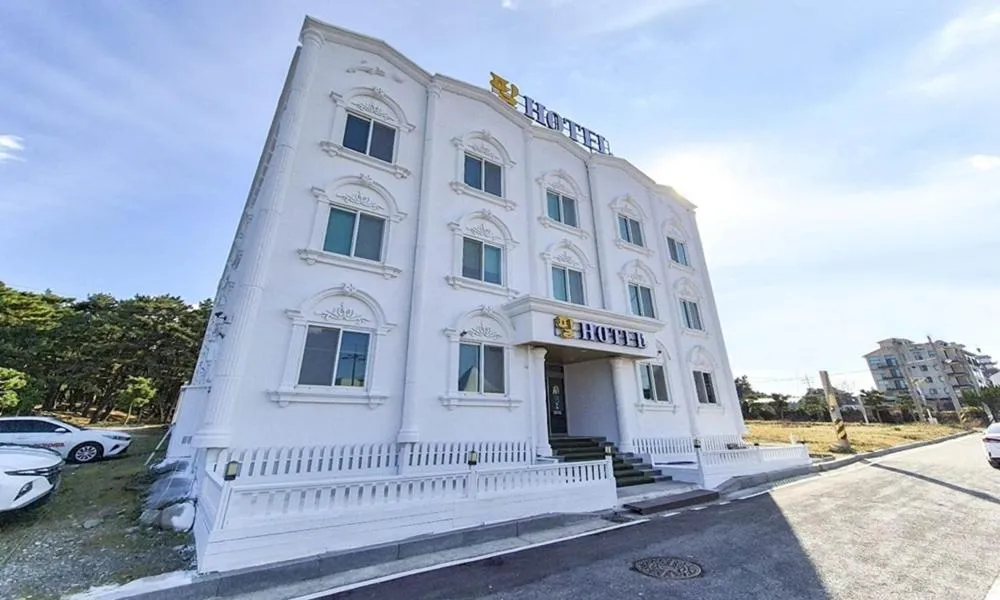 Property building in Taean Manripo Feel Hotel