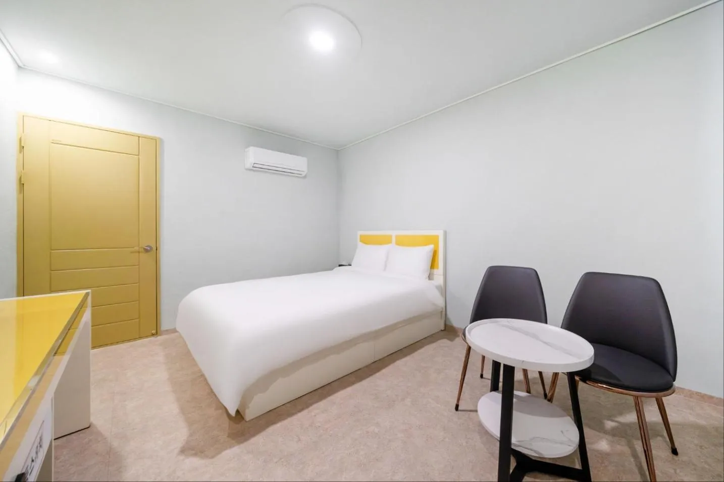 Bed in Taean Manripo Feel Hotel