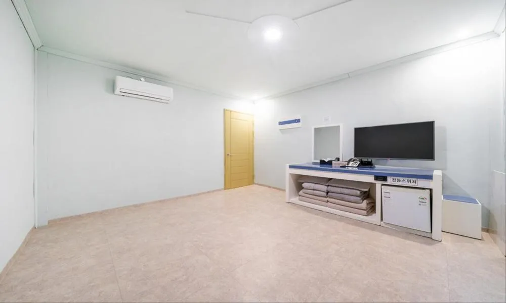 air conditioner in Taean Manripo Feel Hotel