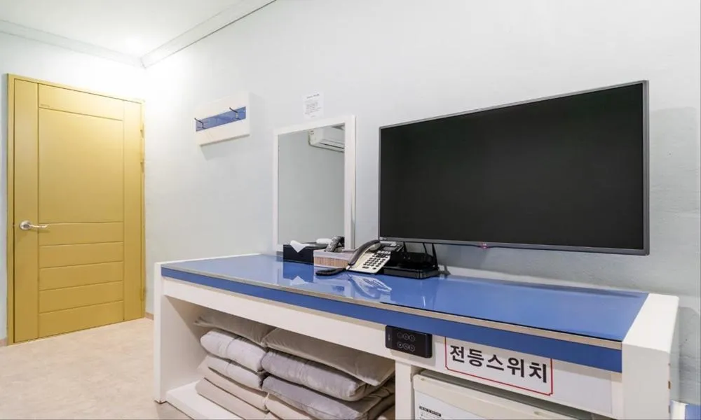 TV and multimedia in Taean Manripo Feel Hotel