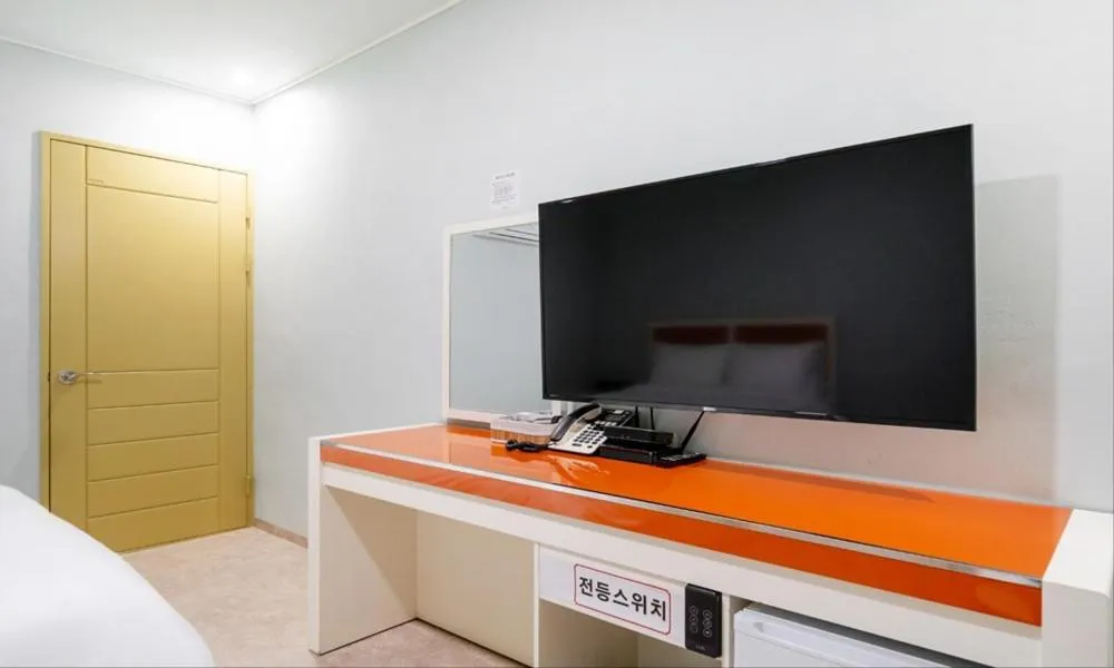 TV and multimedia in Taean Manripo Feel Hotel