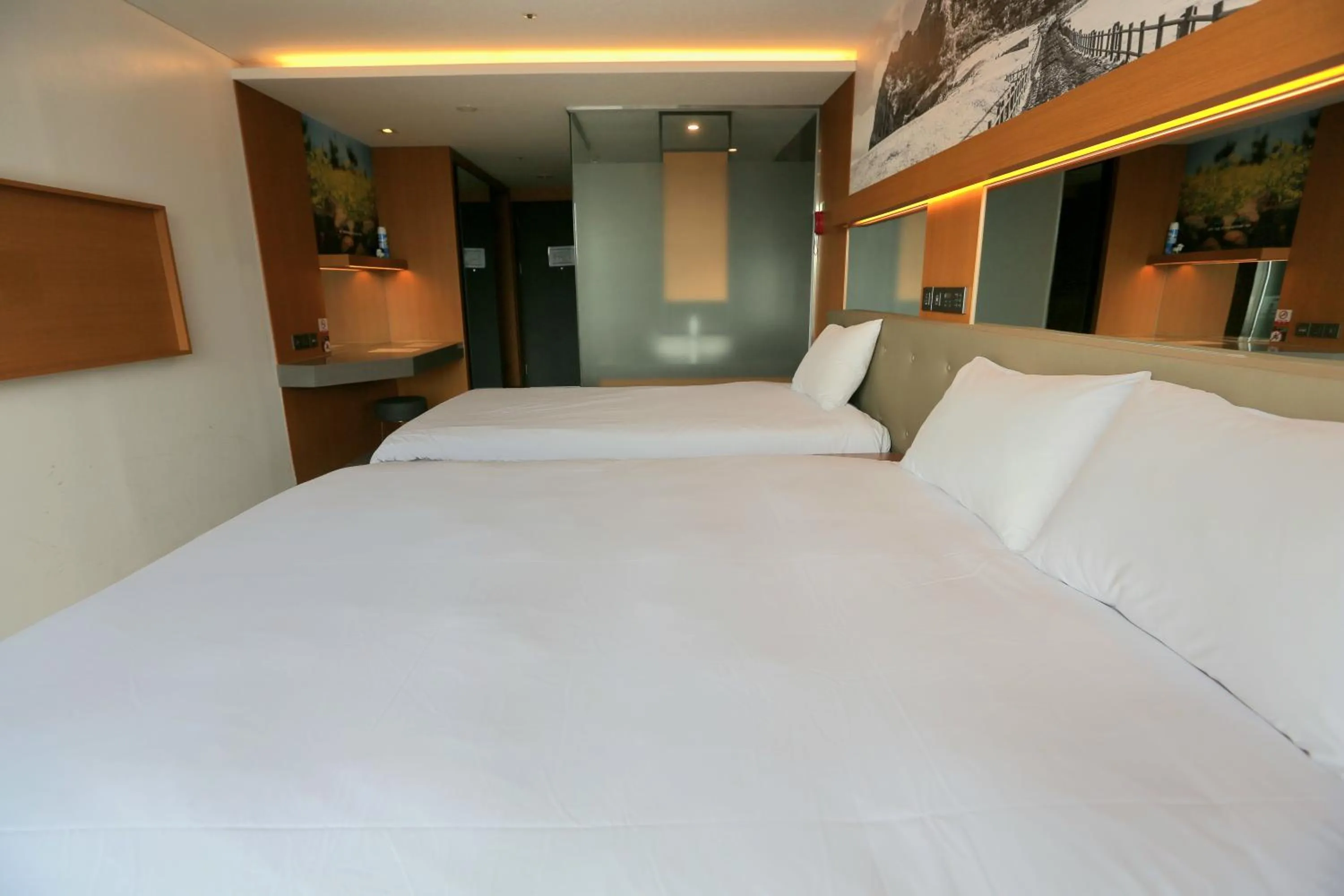 Bed in Asia Hotel Jeju