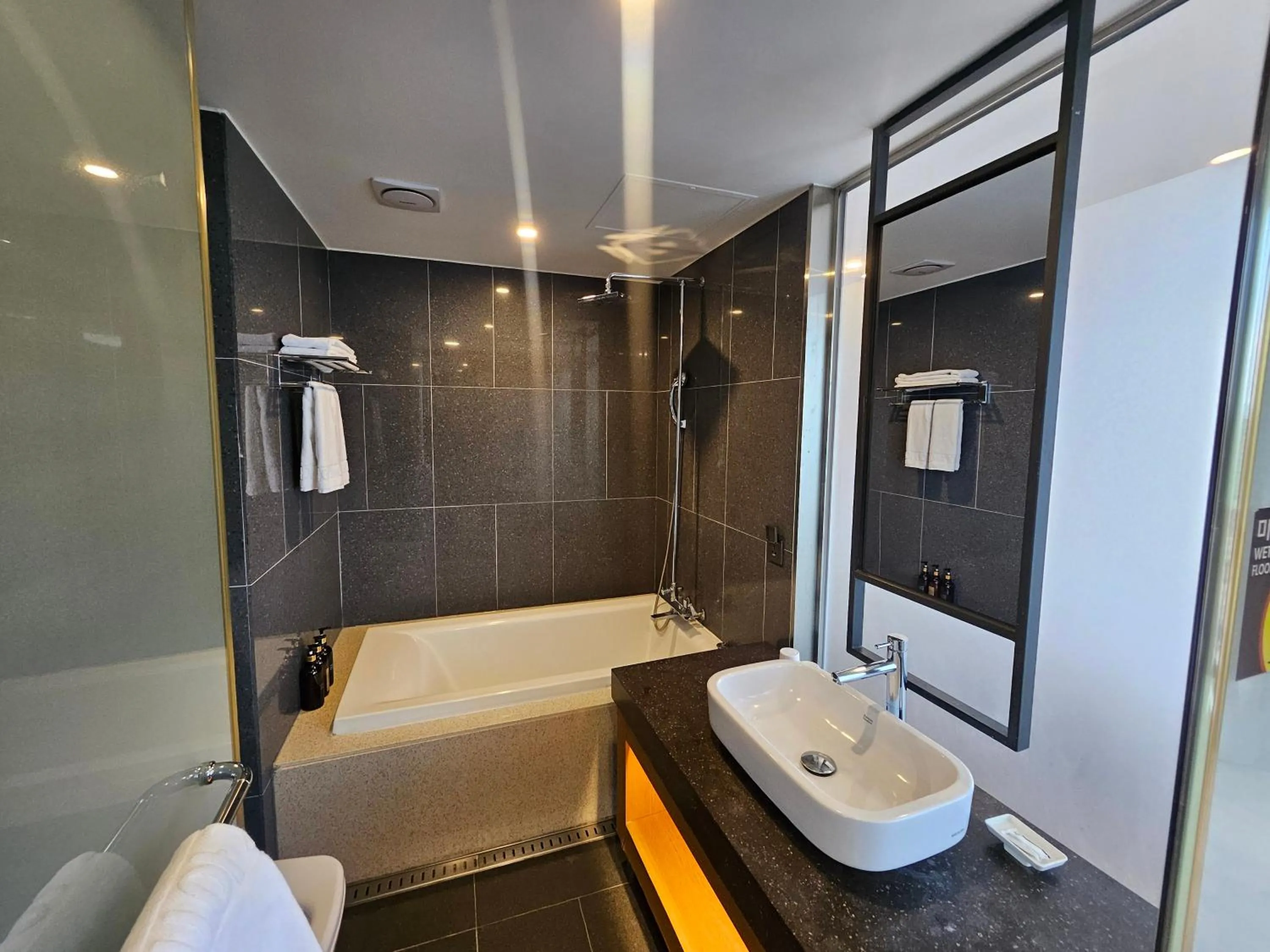 Toilet in Asia Hotel Jeju