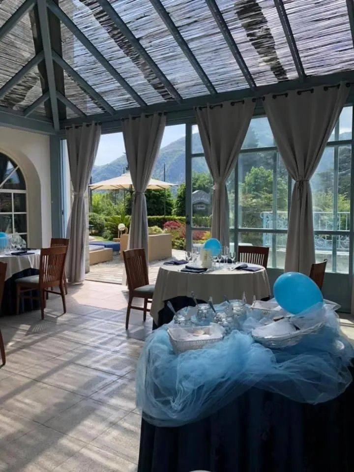 Restaurant/places to eat in Hotel Lario