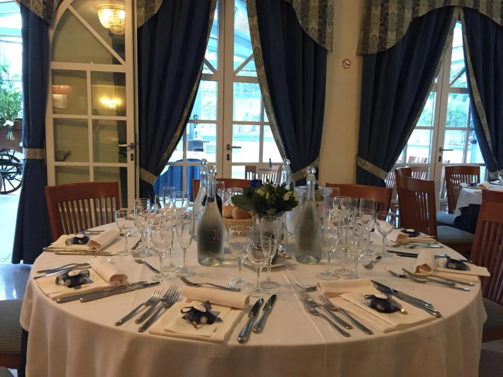 Restaurant/places to eat in Hotel Lario