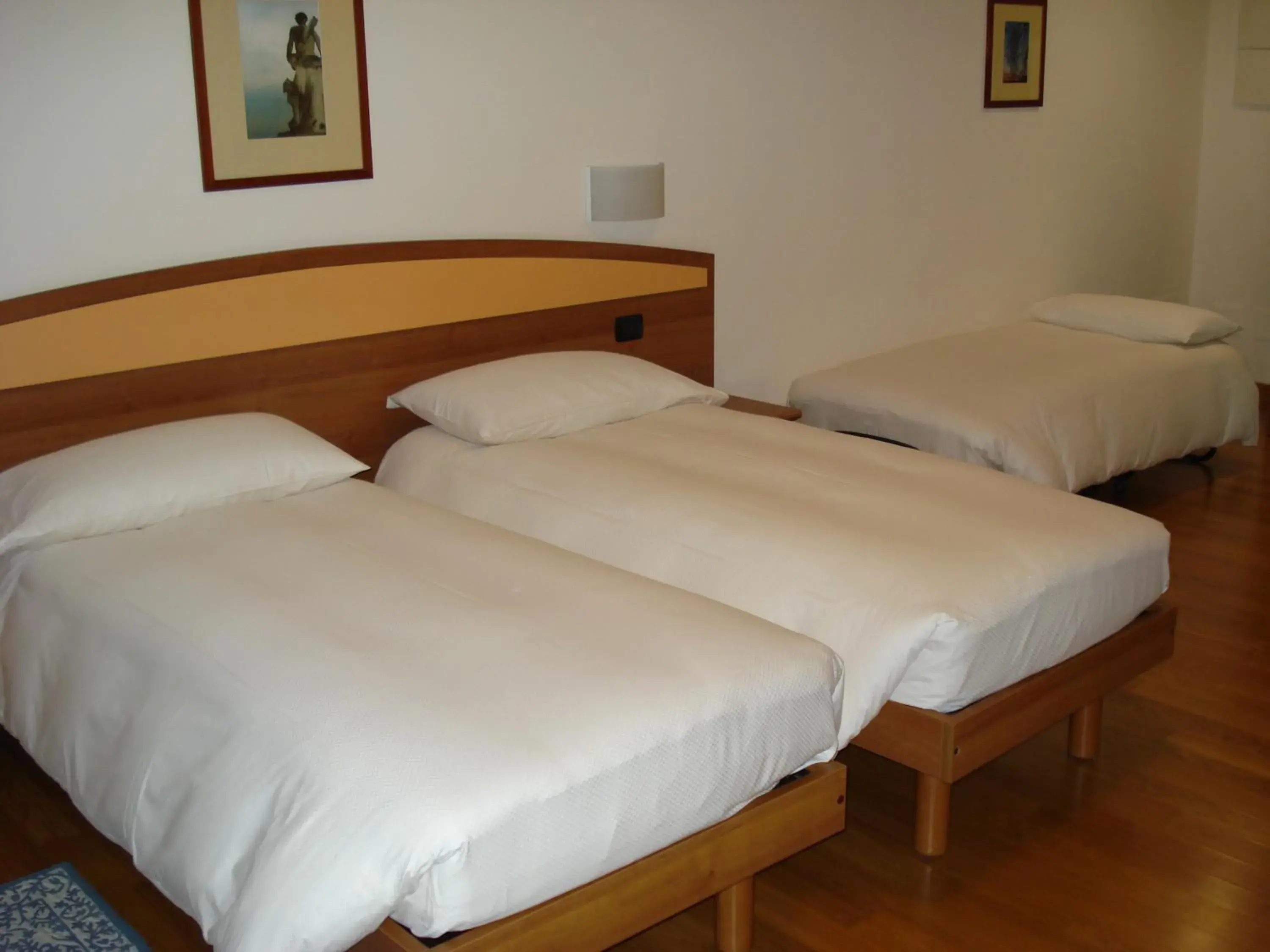 Double or Twin Room with Mountain View in Hotel Lario Double or Twin Room with Mountain View in Hotel Lario