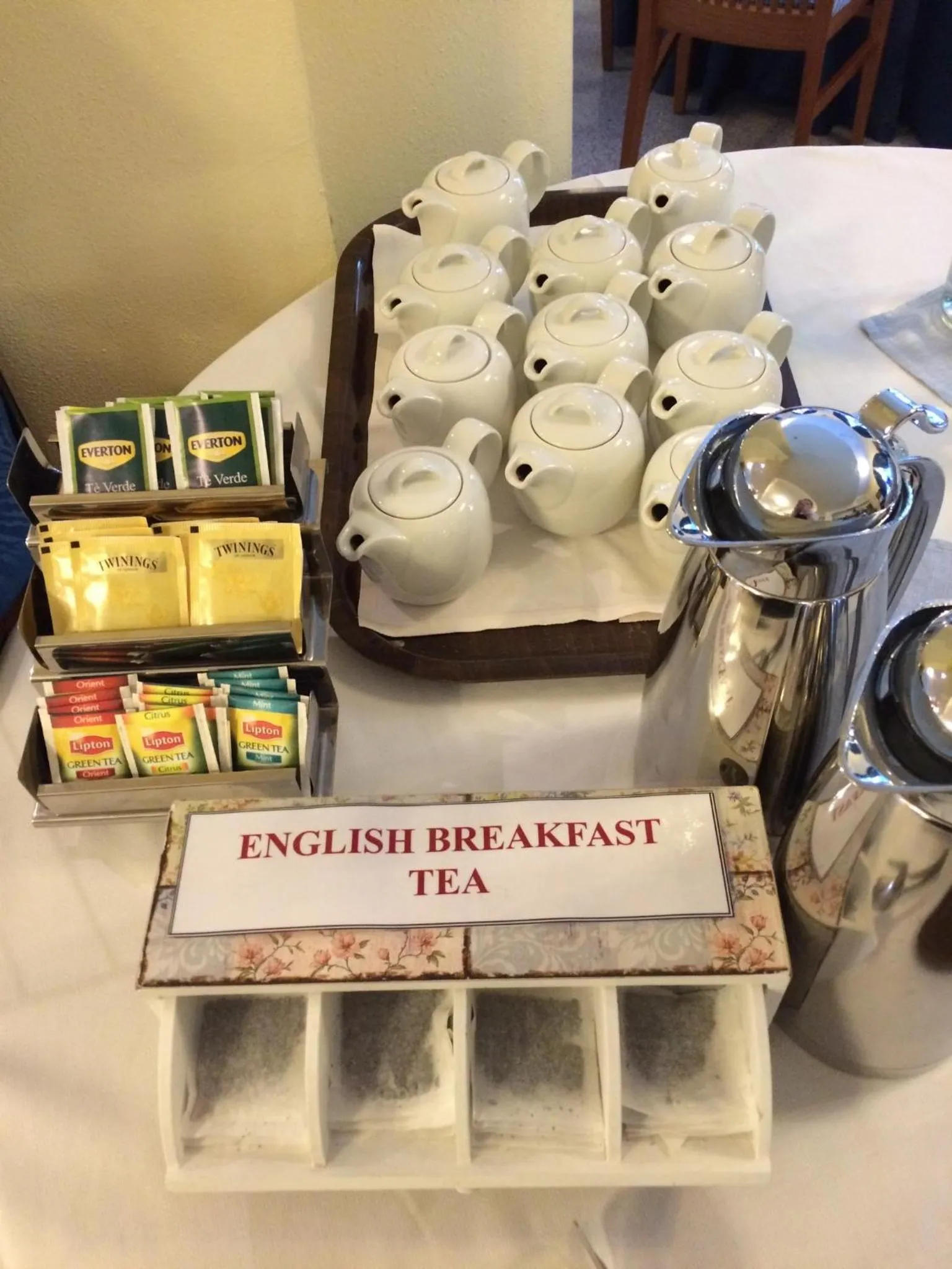 Restaurant/places to eat in Hotel Lario