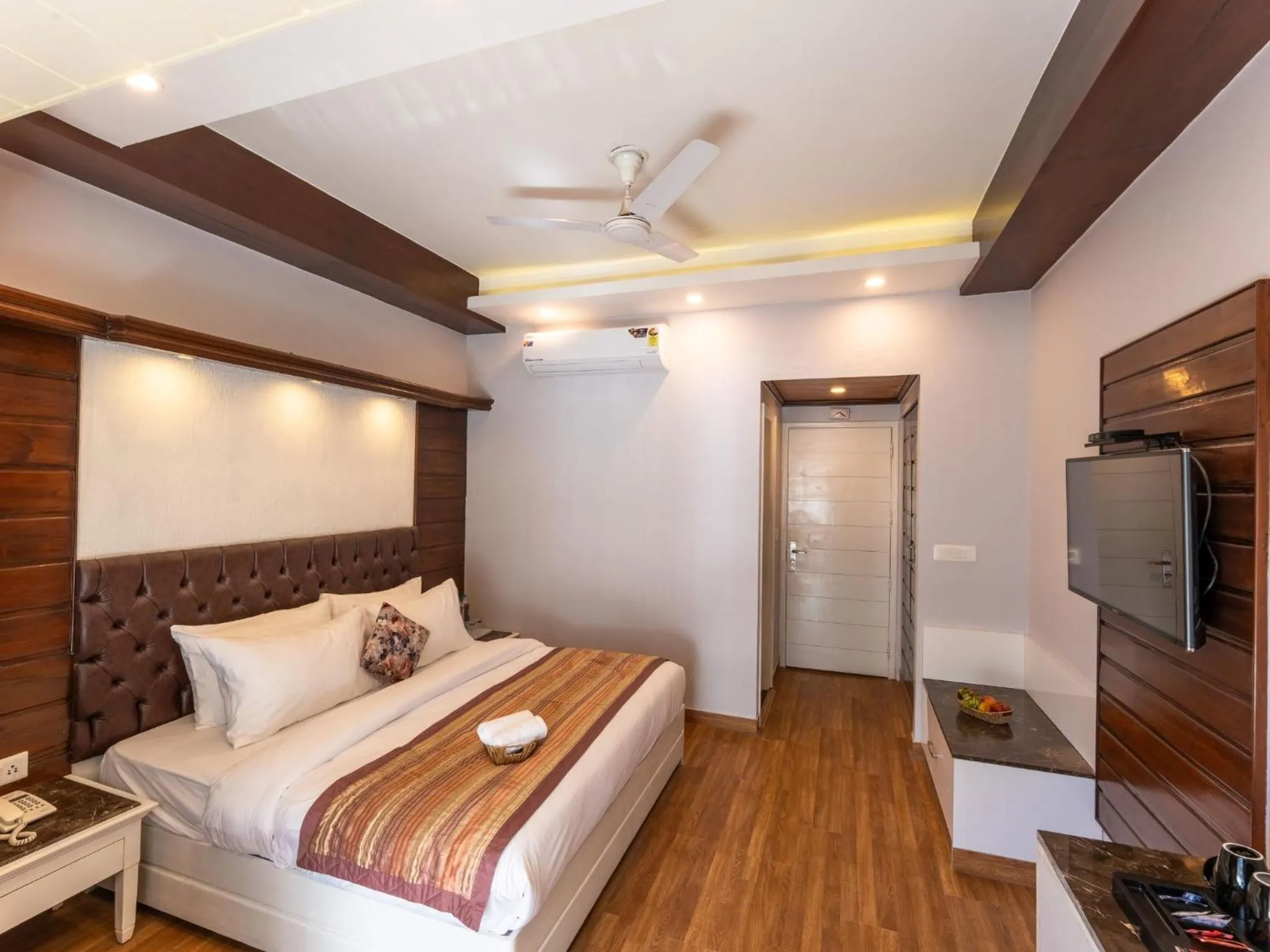 Bedroom, Bed in Moustache Mussoorie