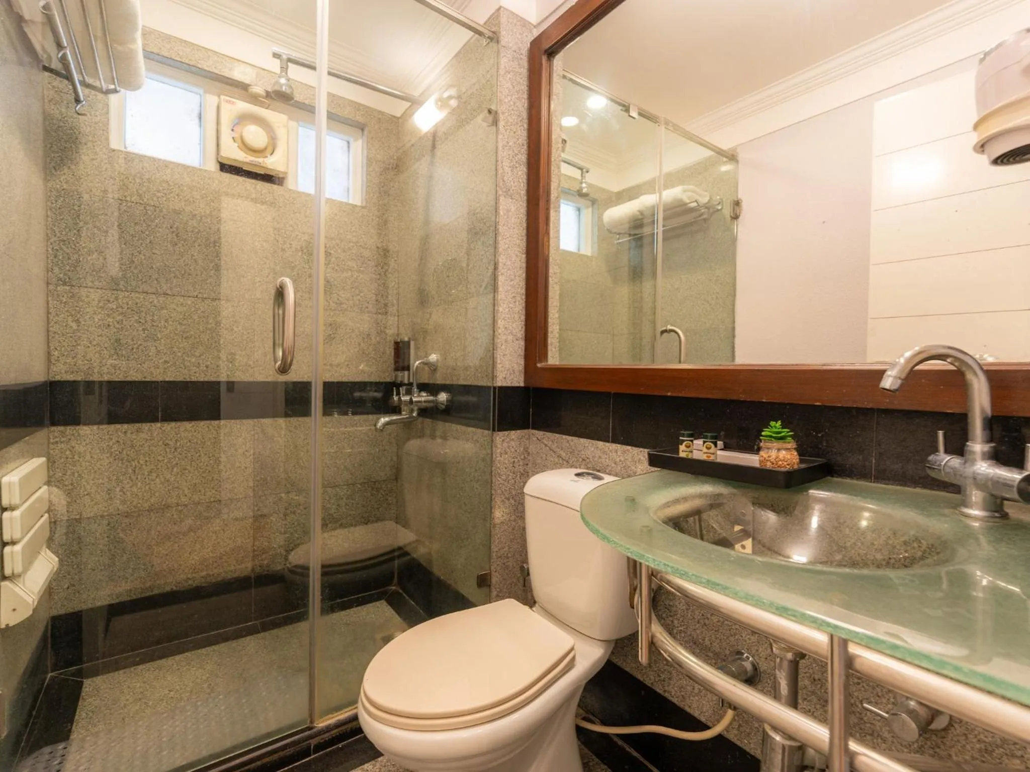 Toilet in Moustache Mussoorie