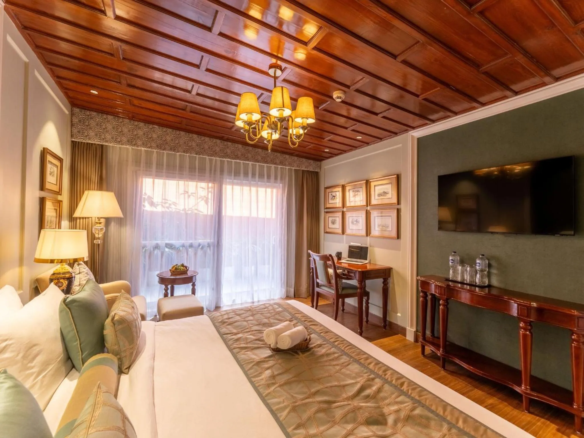 Living room, Bed in Moustache Mussoorie