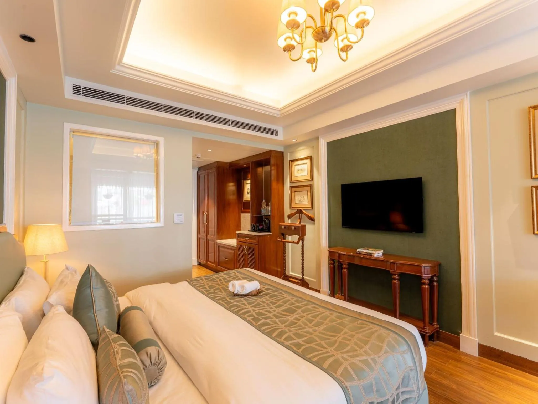 Photo of the whole room, Bed in Moustache Mussoorie