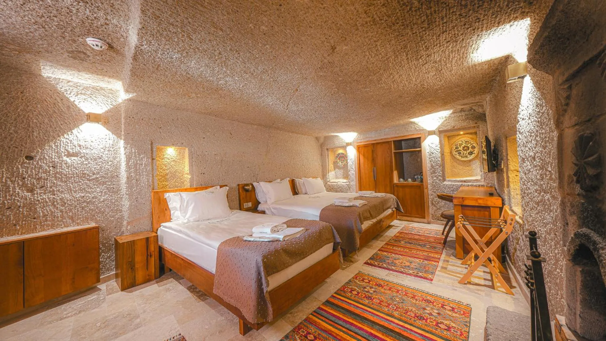TV and multimedia, Bed in Logos Cave Cappadocia - Adults Only