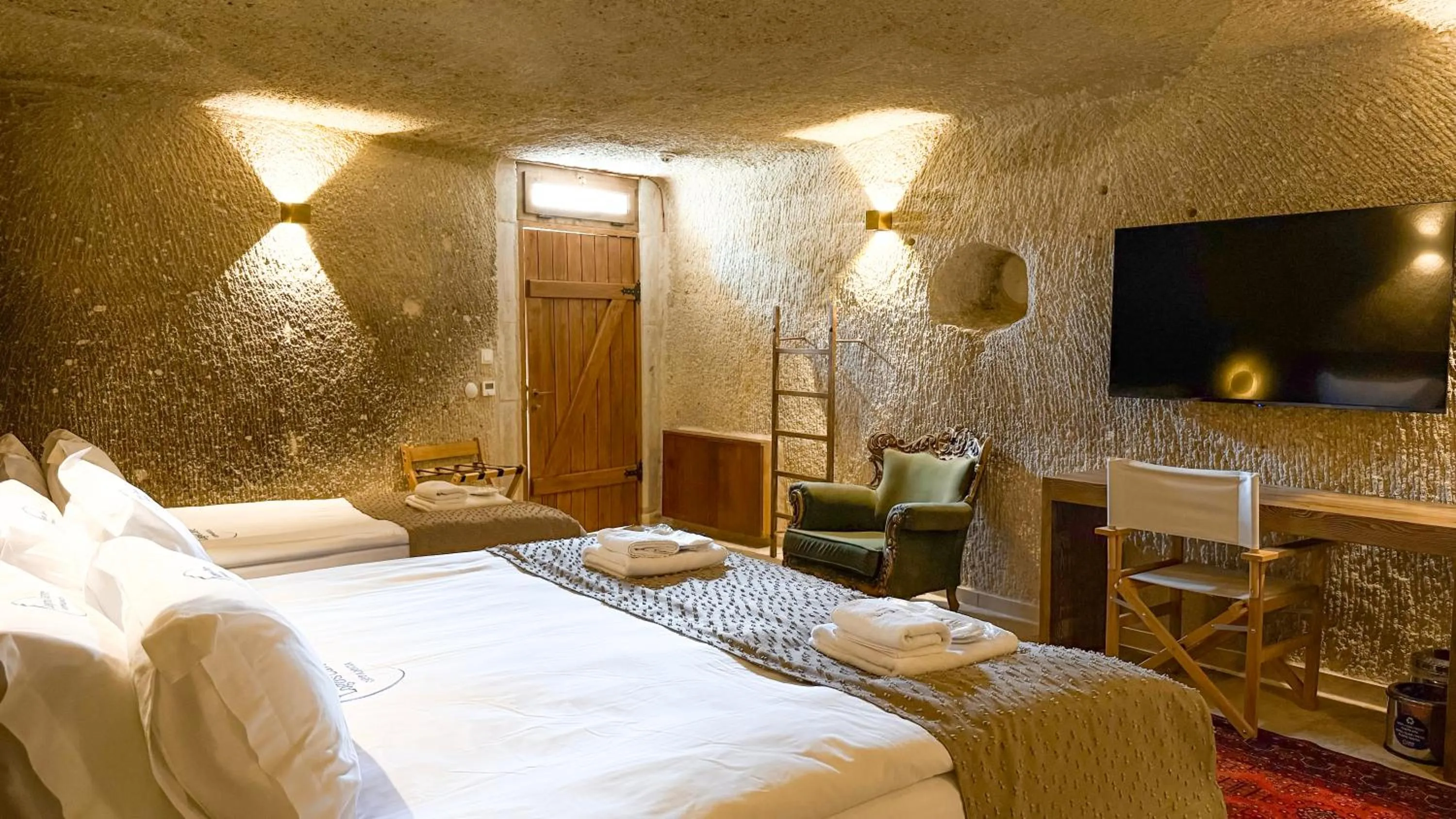 Bed in Logos Cave Cappadocia - Adults Only