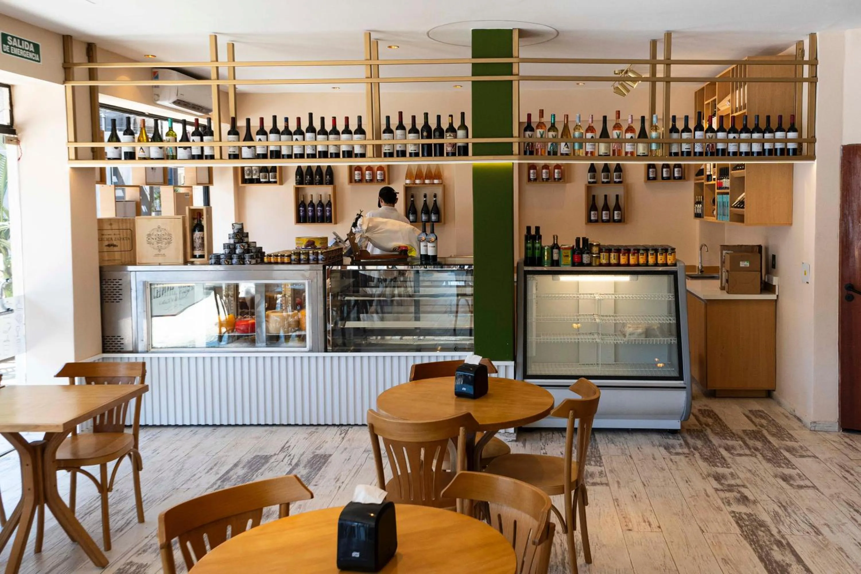 Restaurant/places to eat in Bagu Siete Bocas