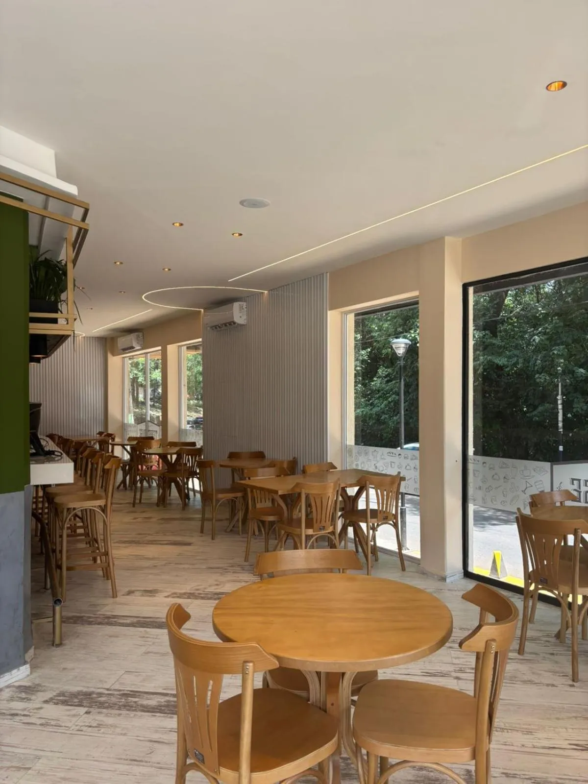 Restaurant/places to eat in Bagu Siete Bocas