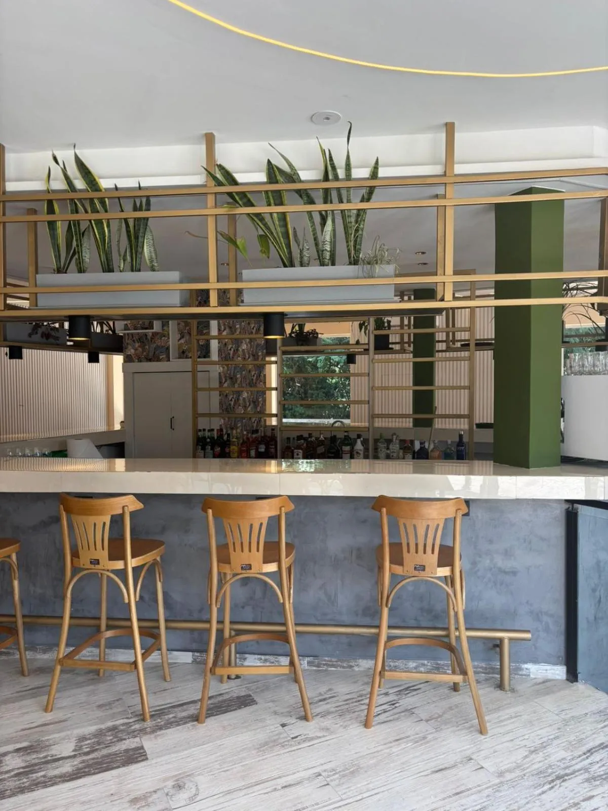 Restaurant/places to eat in Bagu Siete Bocas