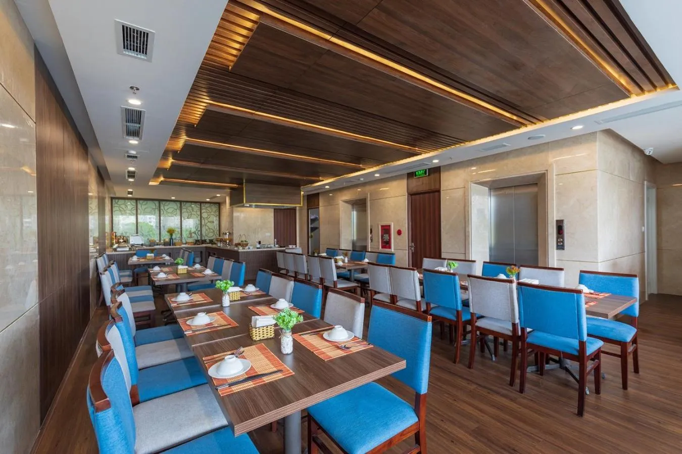 Restaurant/places to eat in KOVA Diamond Hotel Da Nang