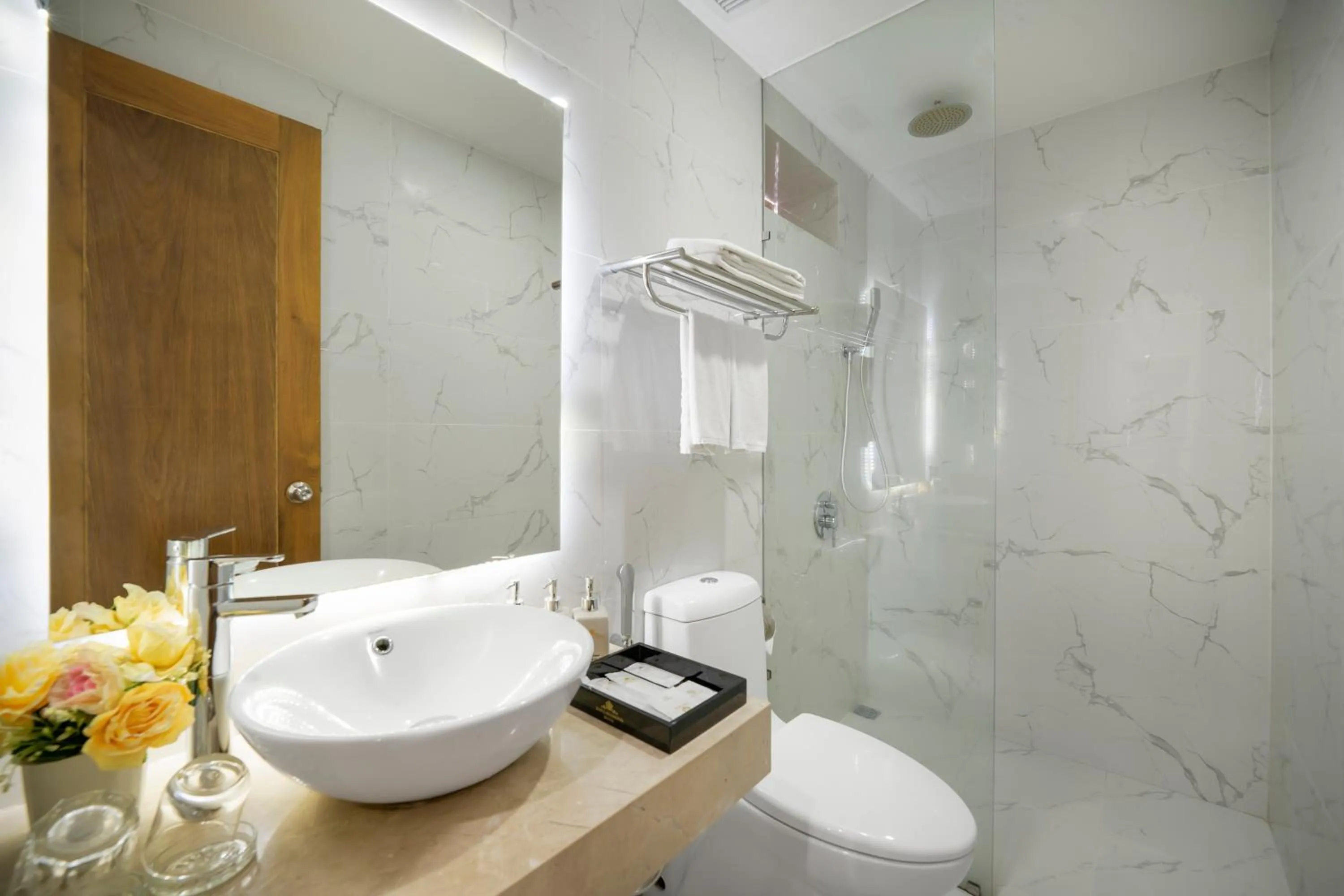 Shower in KOVA Diamond Hotel Da Nang