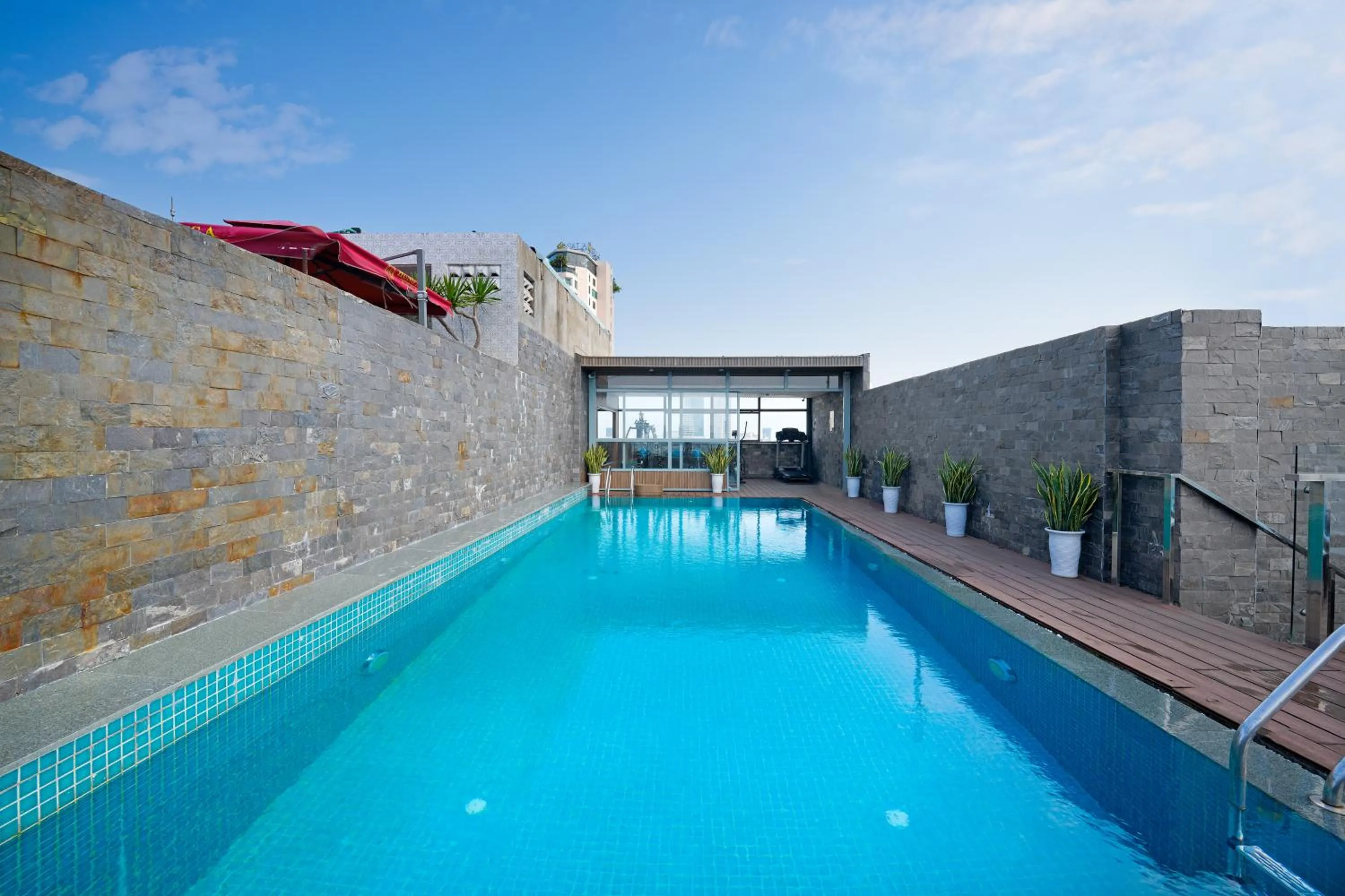 Swimming pool in KOVA Diamond Hotel Da Nang
