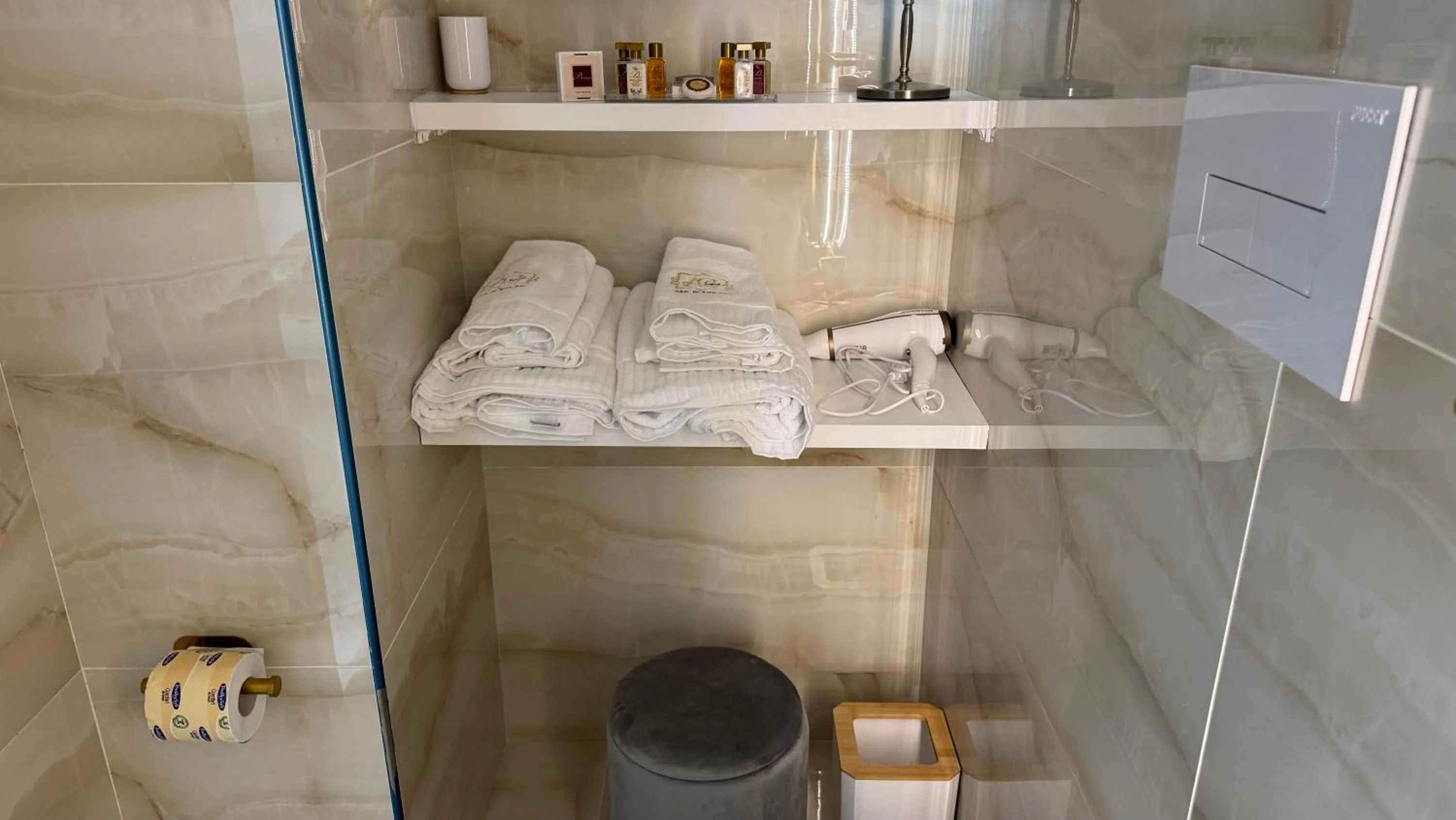 Bathroom in AC GOLD B&B Boutique Rooms & Suite