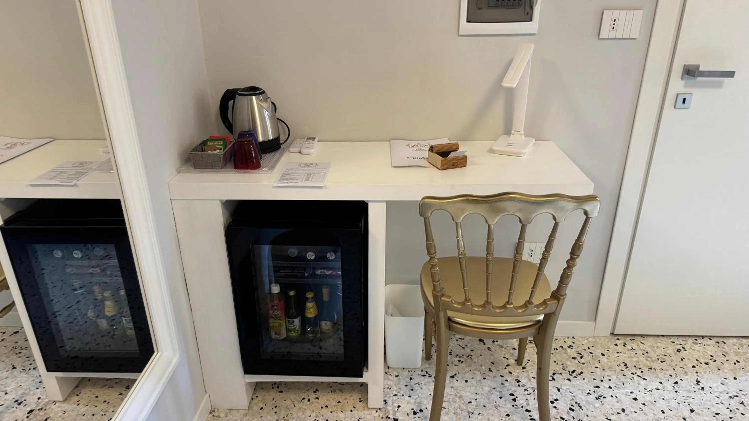 Coffee/tea facilities in AC GOLD B&B Boutique Rooms & Suite