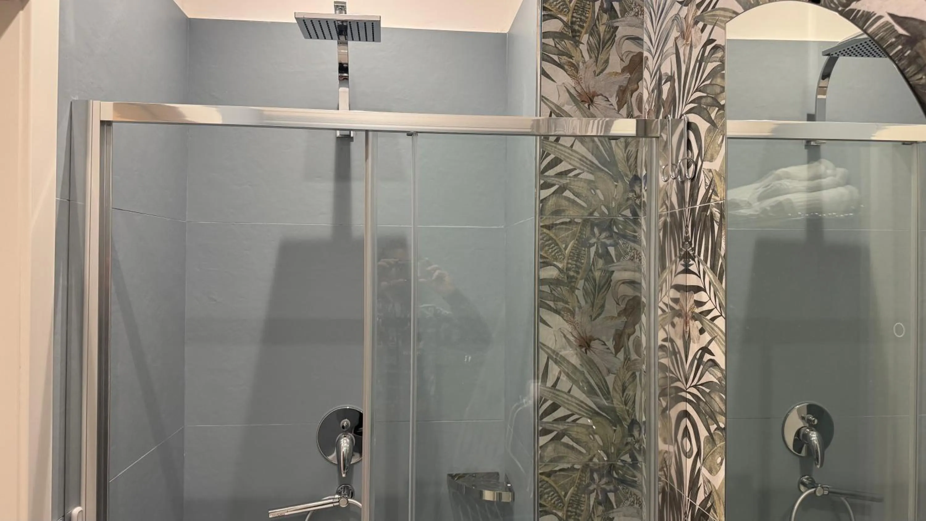 Shower in AC GOLD B&B Boutique Rooms & Suite