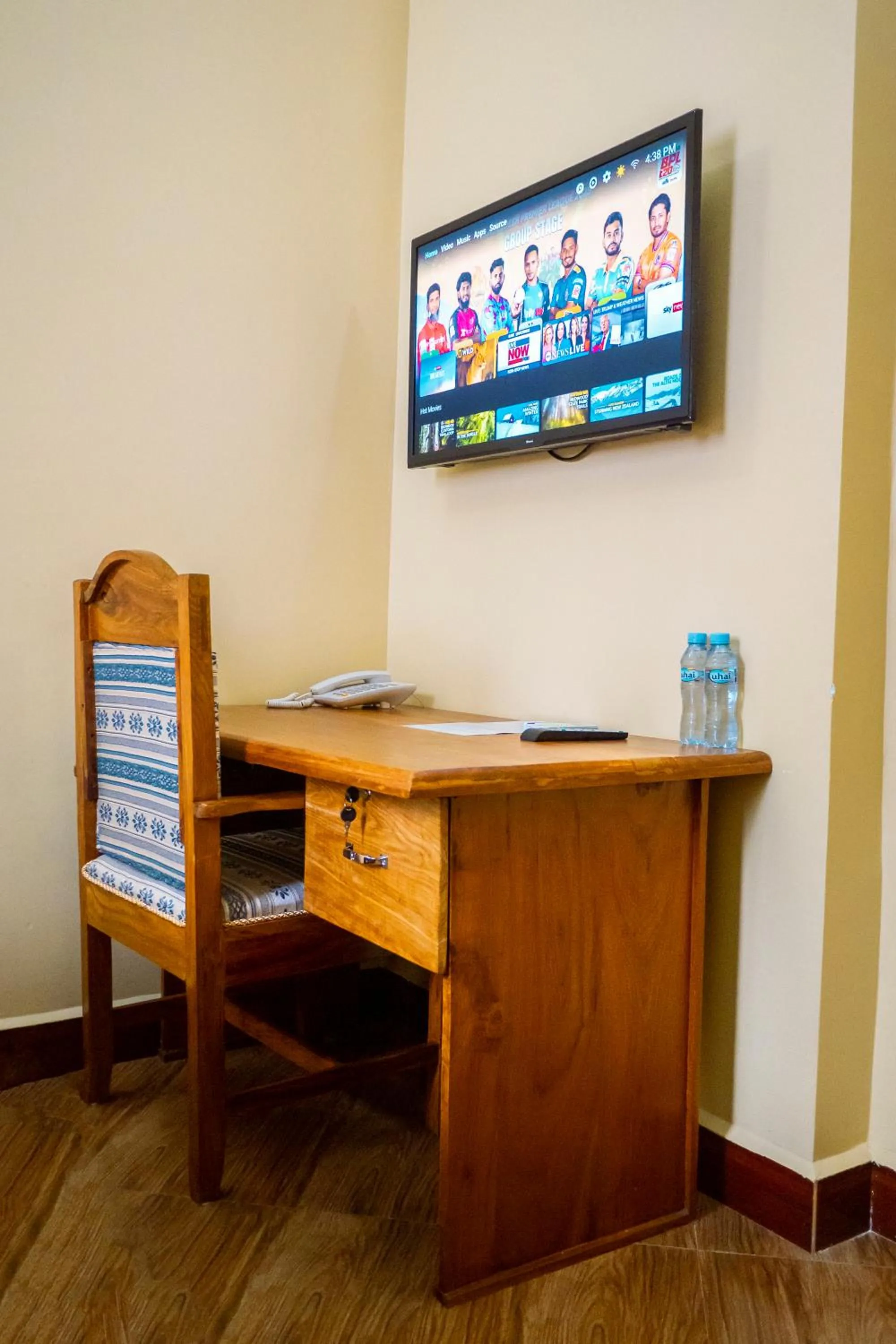 TV and multimedia in Villa Deluxe Lodge