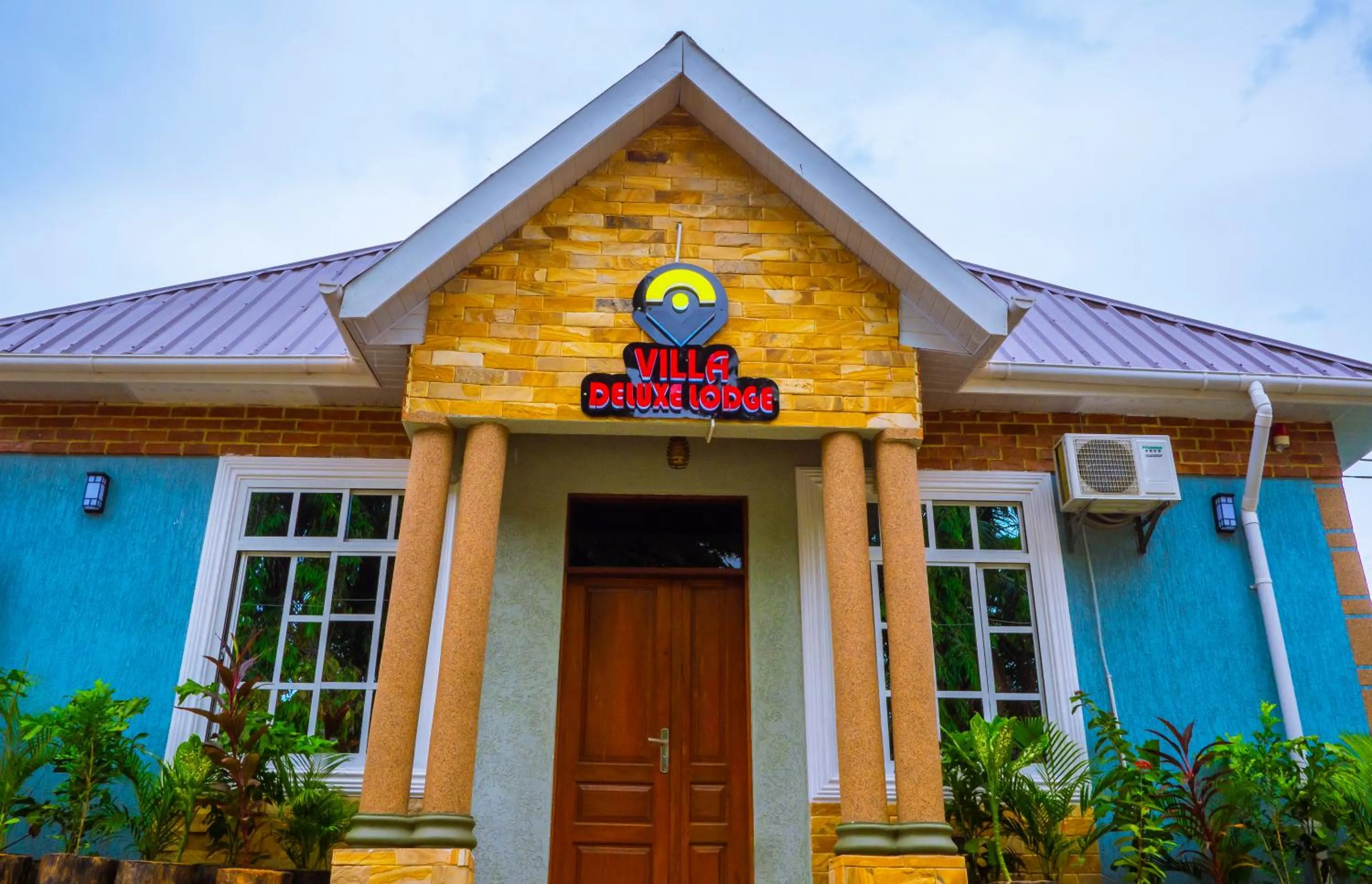 Property building in Villa Deluxe Lodge