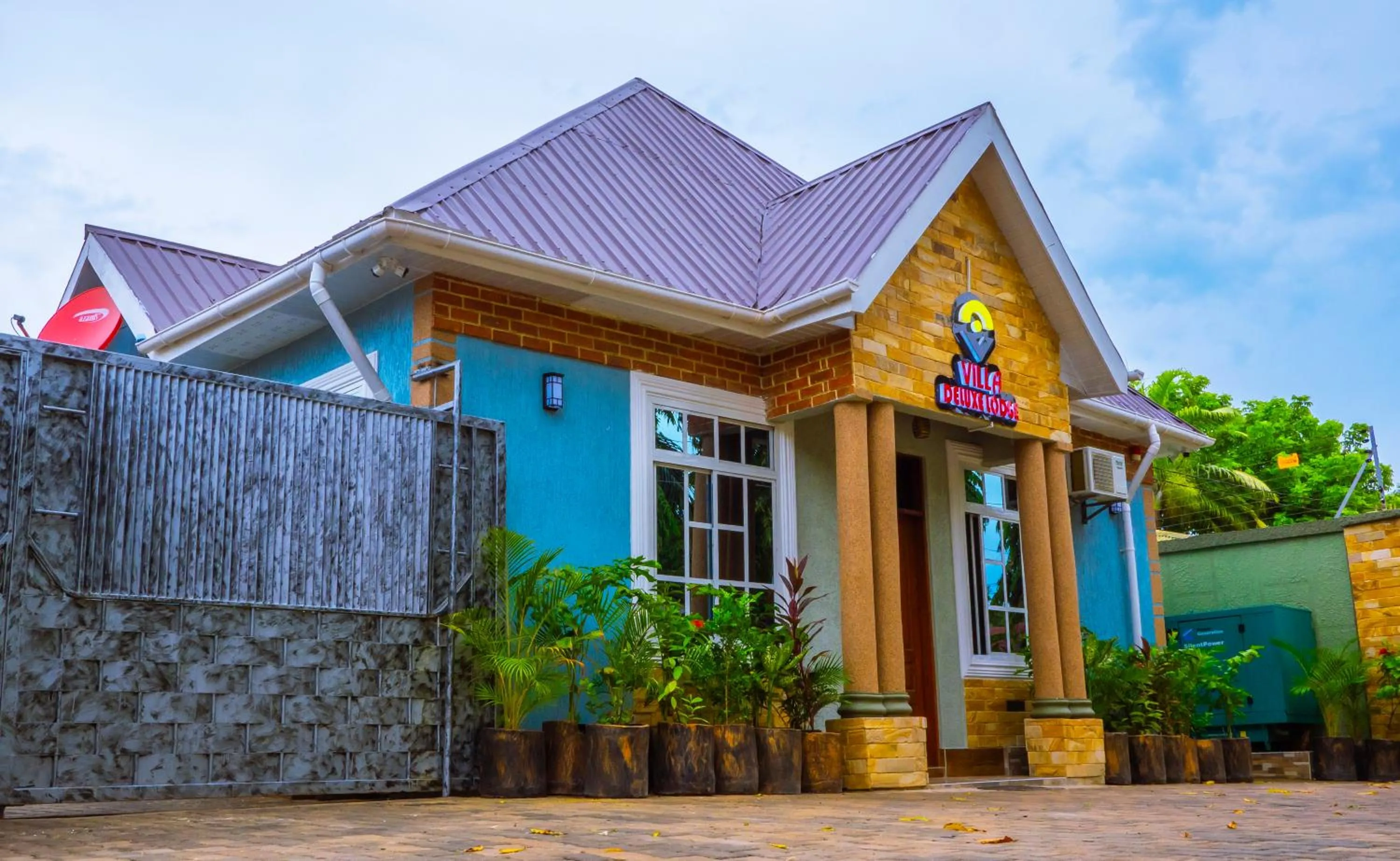 Property building in Villa Deluxe Lodge