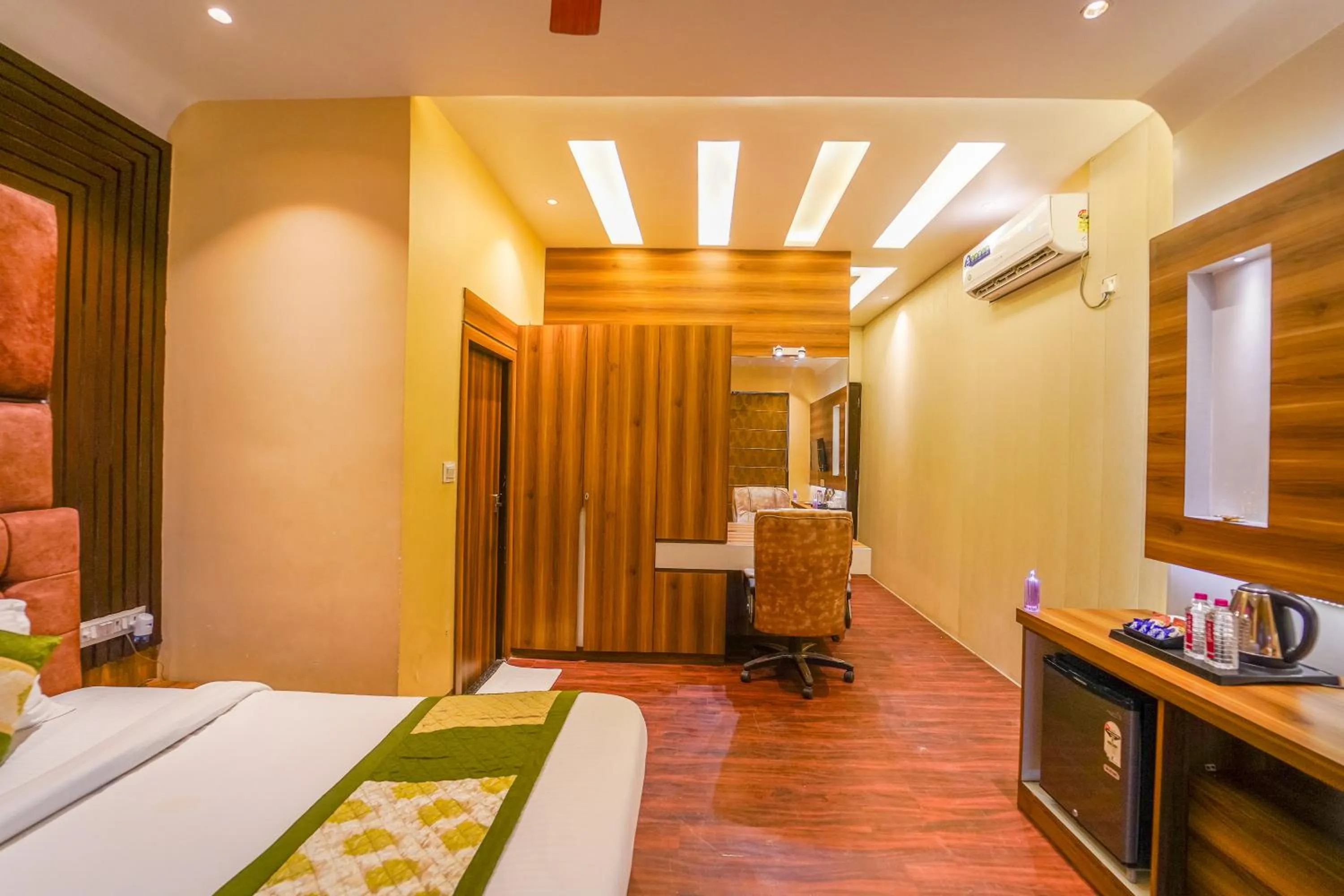 Bed in Shiv Rudraksh Resort, Near Assi Ghat