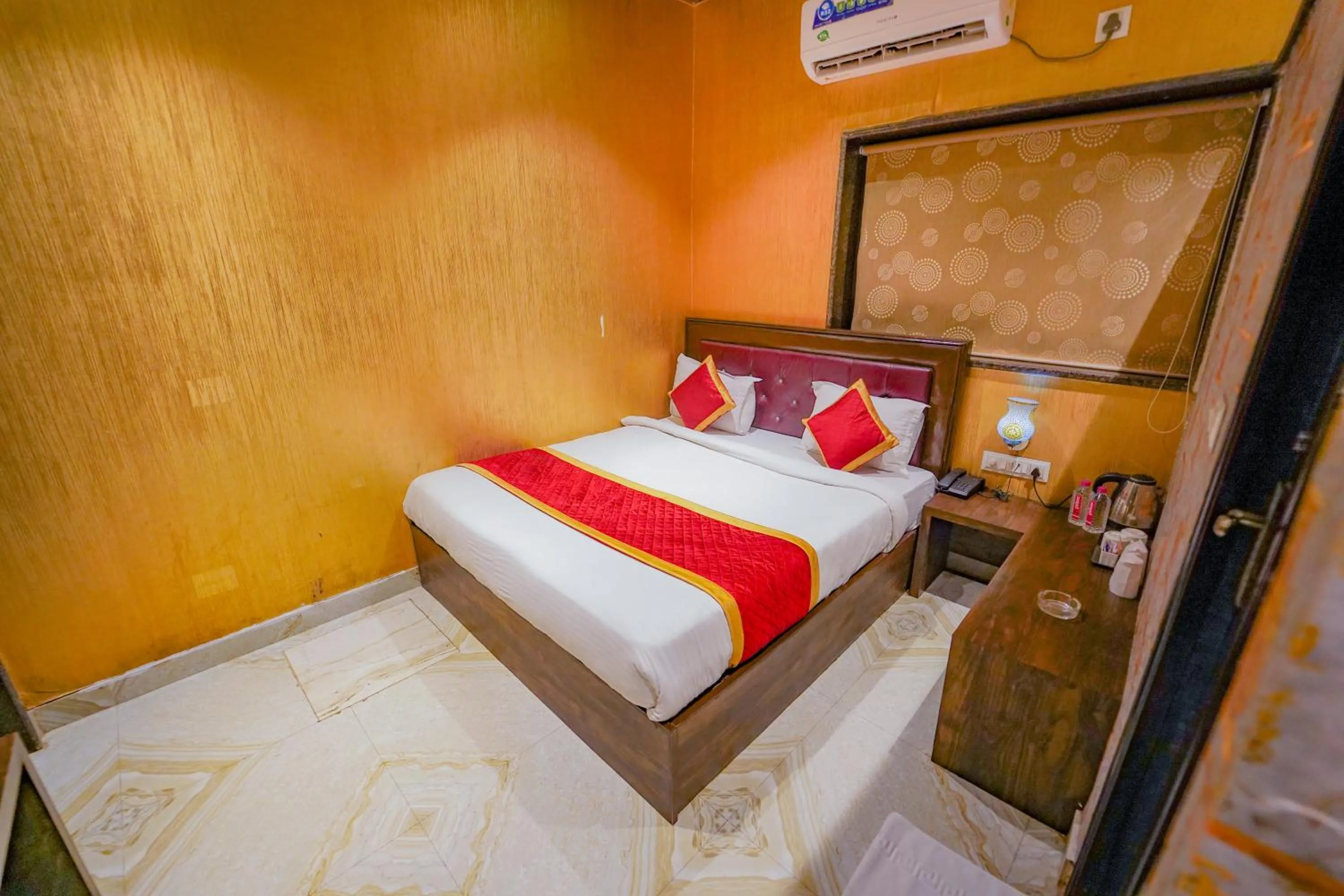 Bed in Shiv Rudraksh Resort, Near Assi Ghat