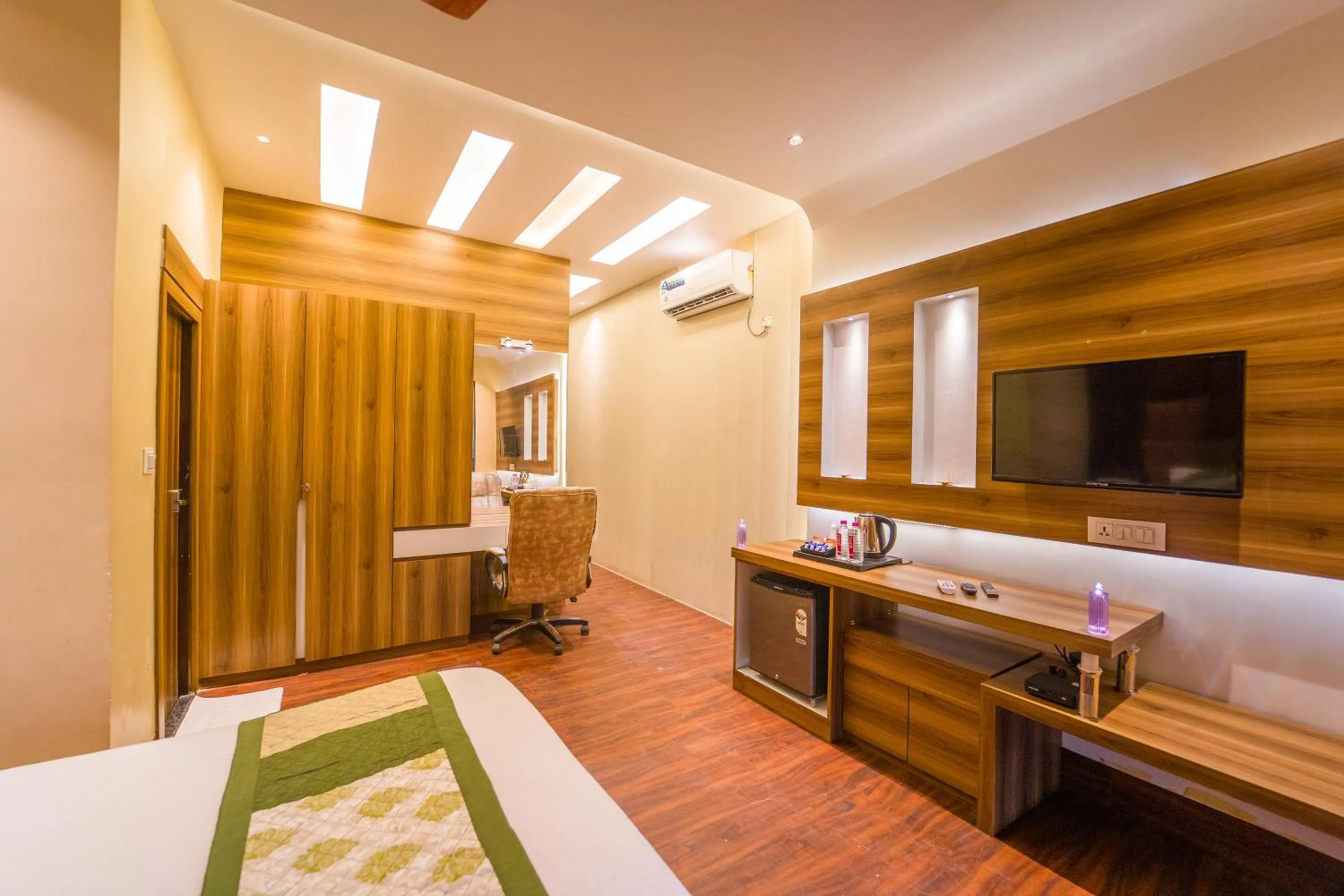 Bed in Shiv Rudraksh Resort, Near Assi Ghat