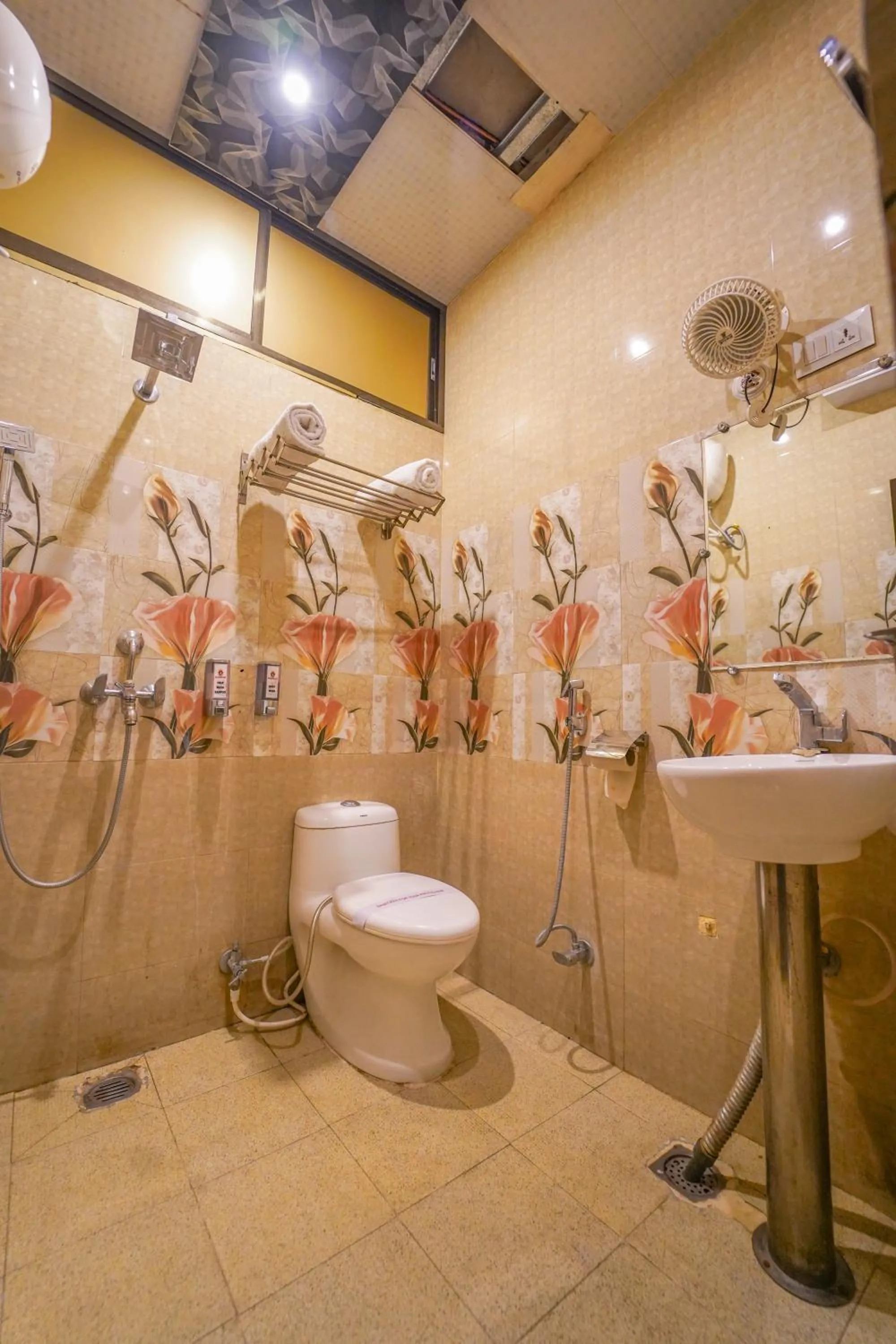 Shiv Rudraksh Resort, Near Assi Ghat